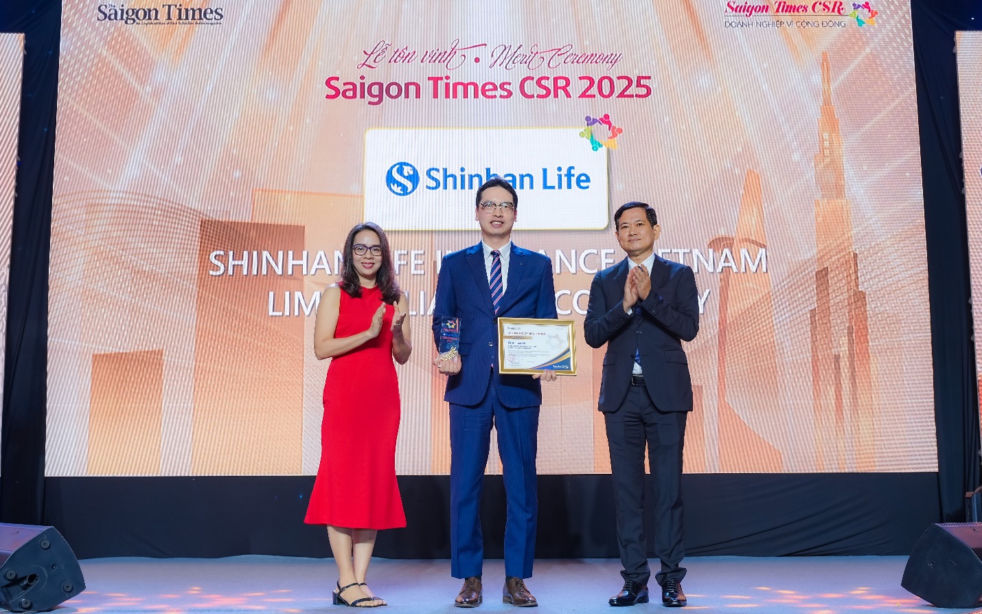 Shinhan Life Việt Nam nhận giải &ldquo;Excellence in Product Innovation Award&rdquo; - Ảnh 2.