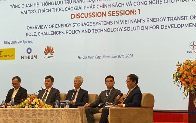 Doanh nghiệp gặp kh&oacute; trong triển khai điện mặt trời giữa &ldquo;ma trận&rdquo; ti&ecirc;u chuẩn - Ảnh 1.