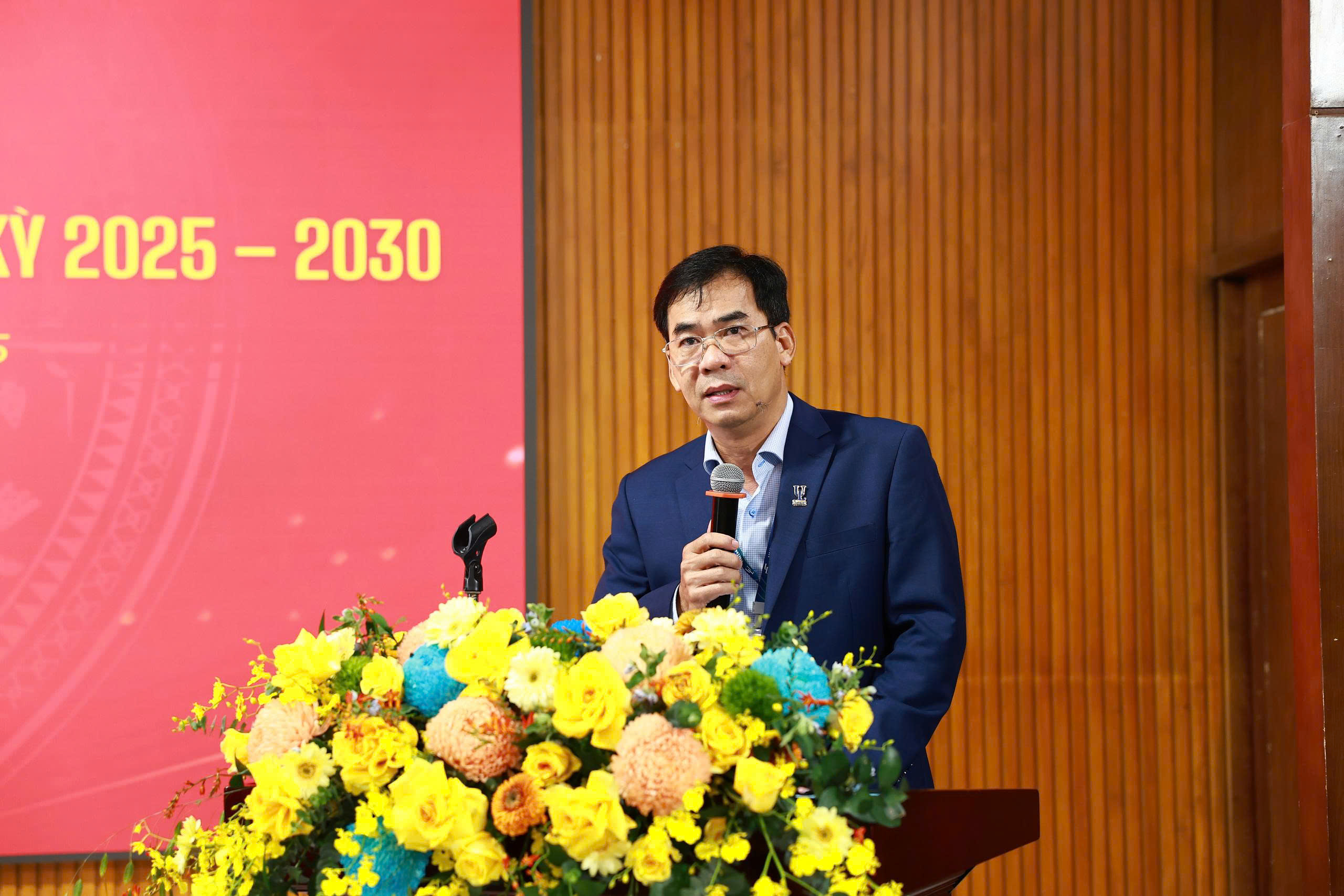 TS L&ecirc; Trường Sơn tiếp tục l&agrave;m Hiệu trưởng Trường ĐH Luật TP HCM - Ảnh 2.