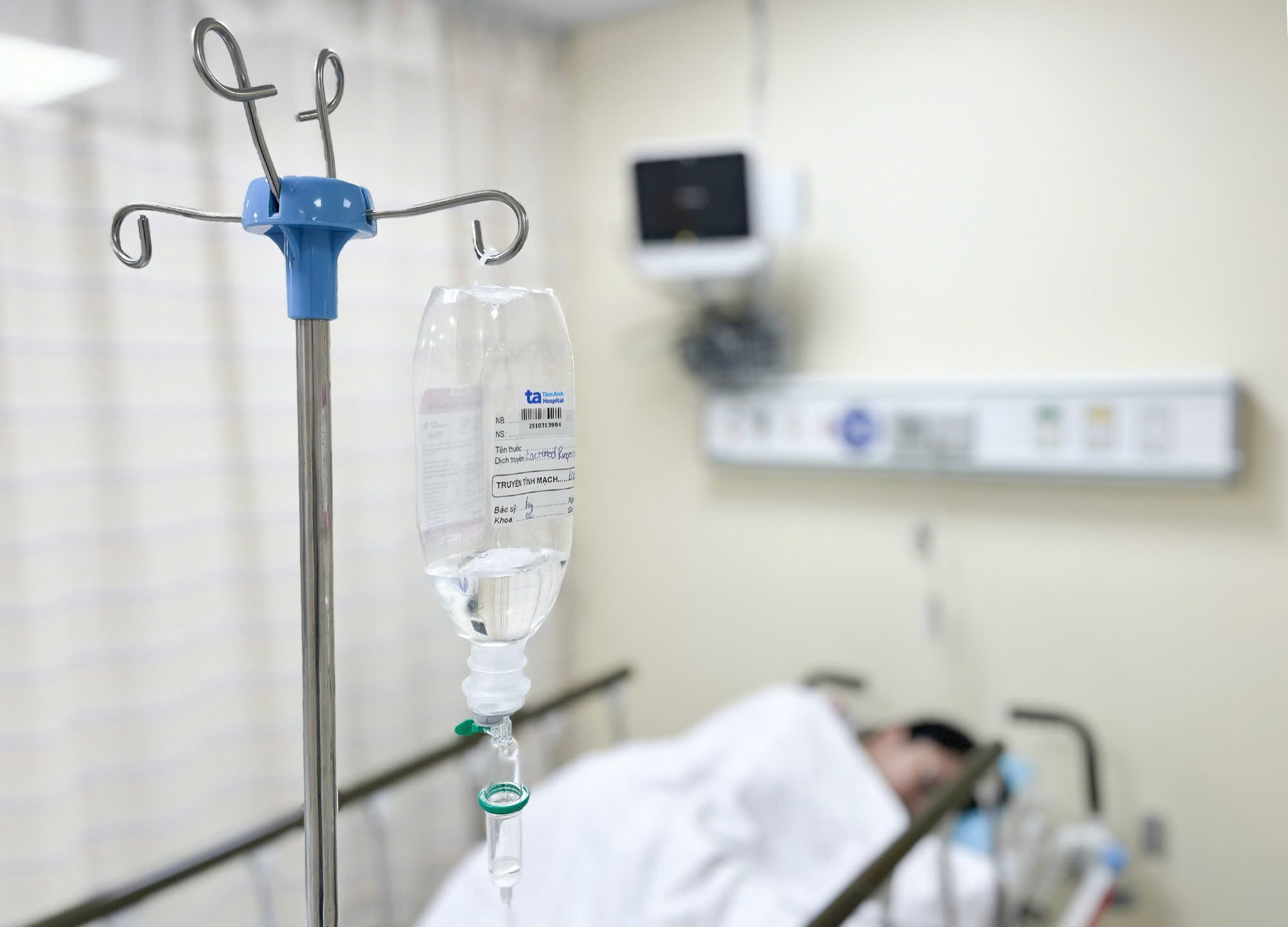 Th&ecirc;m nhiều bệnh nh&acirc;n nghi ngộ độc b&aacute;nh m&igrave; ở phường Hạnh Th&ocirc;ng, TP HCM - Ảnh 2.