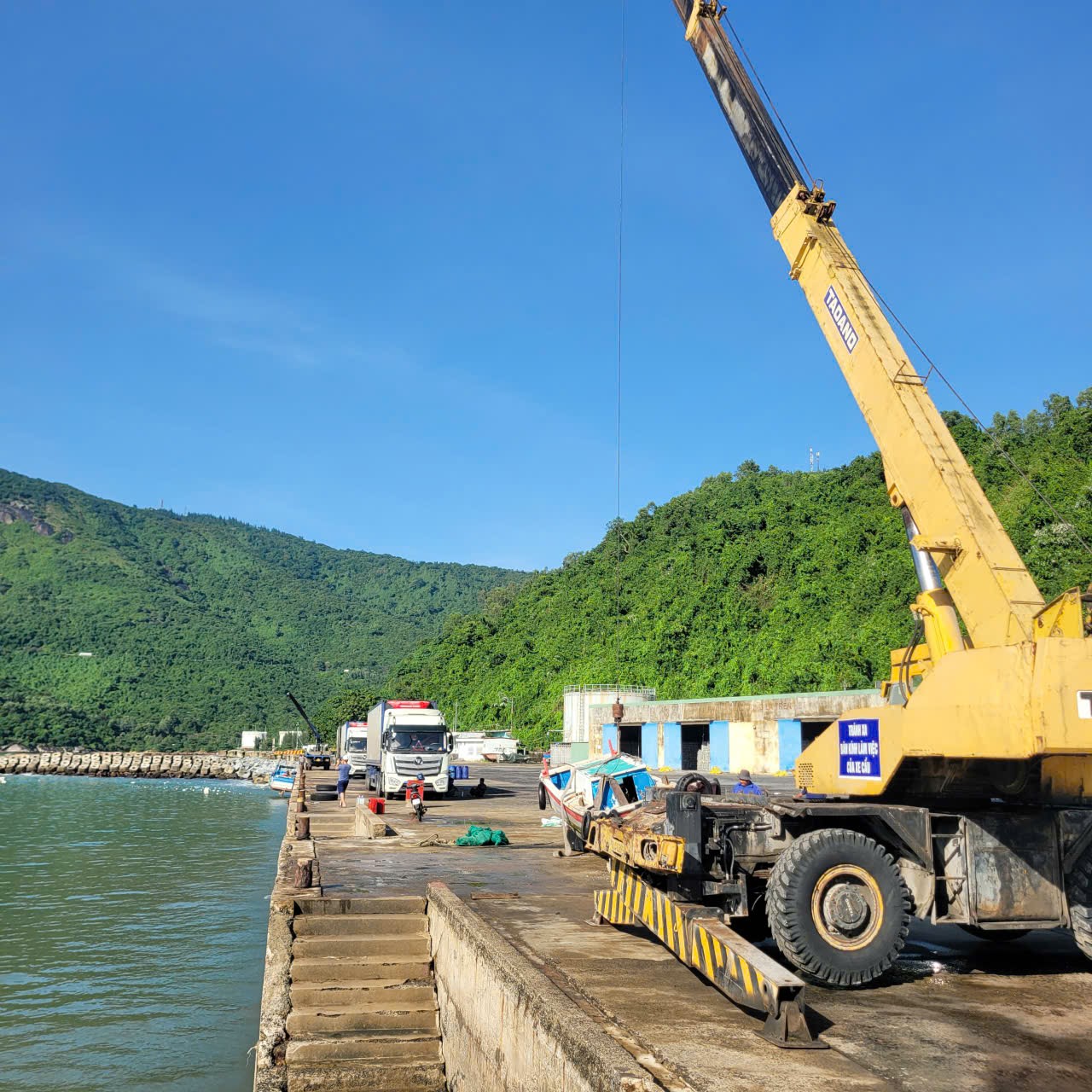 Sự thật cảng Vũng R&ocirc; 100 tỉ đồng bị đ&aacute;nh sập, hư hỏng v&igrave; b&atilde;o số 13 - Ảnh 2.