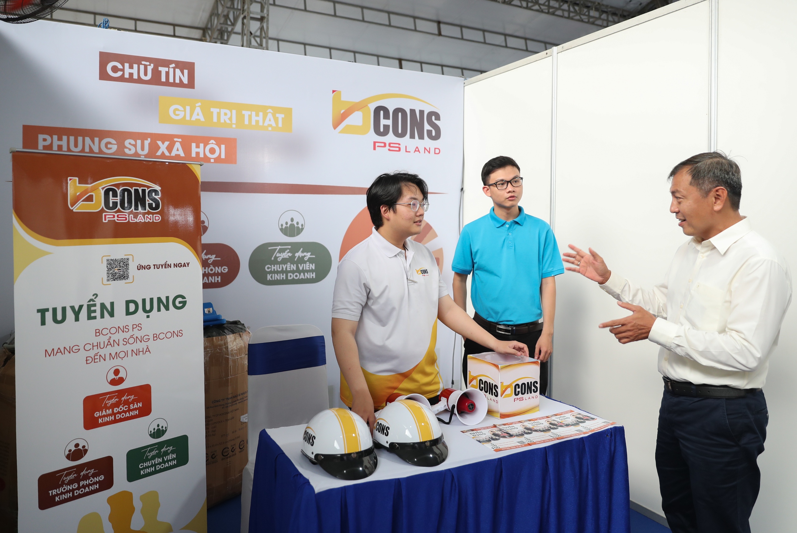 Kh&ocirc;ng kh&iacute; rộn r&agrave;ng trước ng&agrave;y khai mạc Job Link 2025 - Ảnh 7.