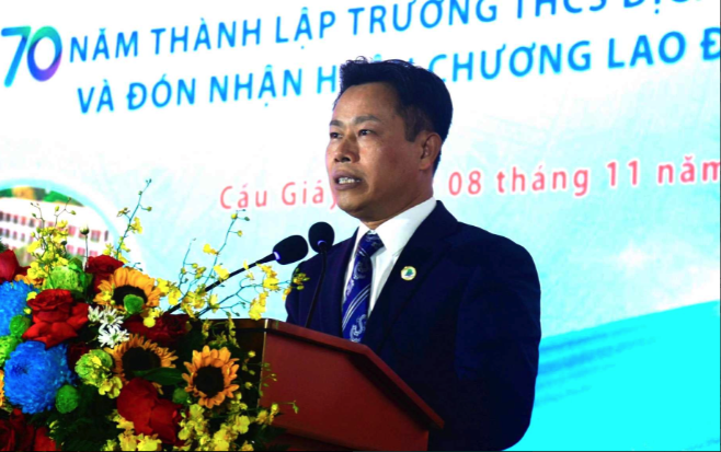 Thứ trưởng L&ecirc; Qu&acirc;n mong c&aacute;c học sinh nu&ocirc;i dưỡng kh&aacute;t vọng cống hiến - Ảnh 1.