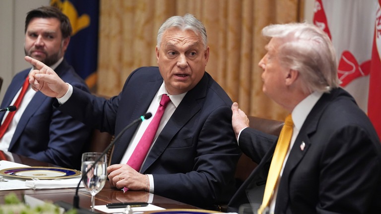 Ukraine bổ nhiệm chỉ huy &ldquo;lực lượng then chốt&rdquo;, Hungary được &ldquo;cởi tr&oacute;i&rdquo; dầu Nga - Ảnh 2.