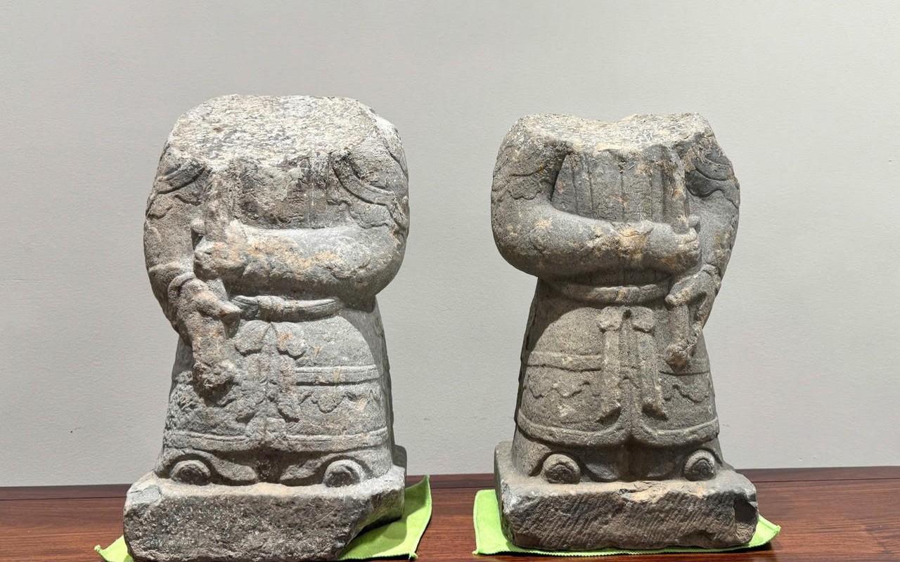 Cặp tượng cổ bị mất tại Đền Thần: Tìm thấy trong tình trạng mất phần đầu