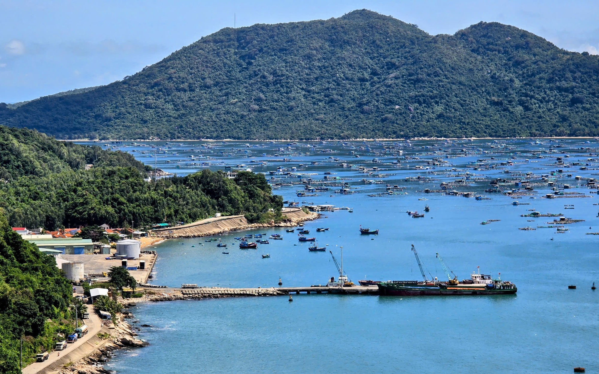 Bác bỏ thông tin thất thiệt về cảng Vũng Rô 
