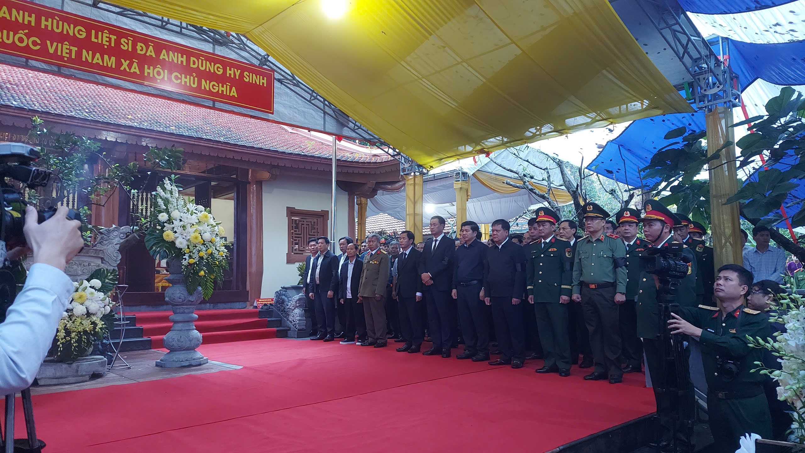 Truy điệu, an t&aacute;ng nhiều h&agrave;i cốt liệt sĩ được t&igrave;m thấy trong Hang T&aacute;m C&ocirc; - Ảnh 7.