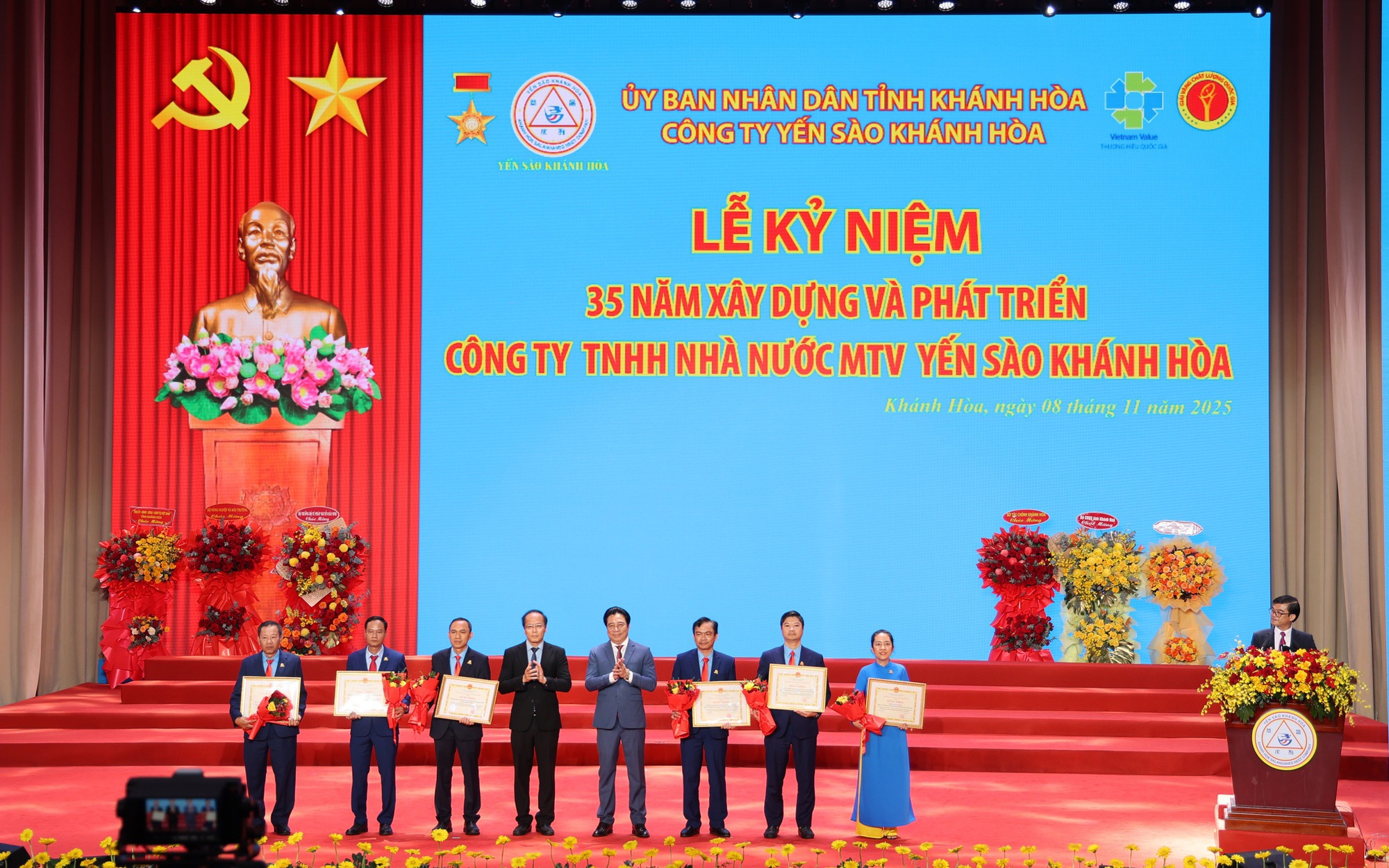Kỷ niệm 35 năm thành lập Yến sào Khánh Hòa: Vững bước vươn xa