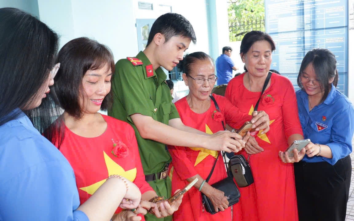 TP HCM: Rộn ràng ngày hội Đại đoàn kết tại nhiều địa phương