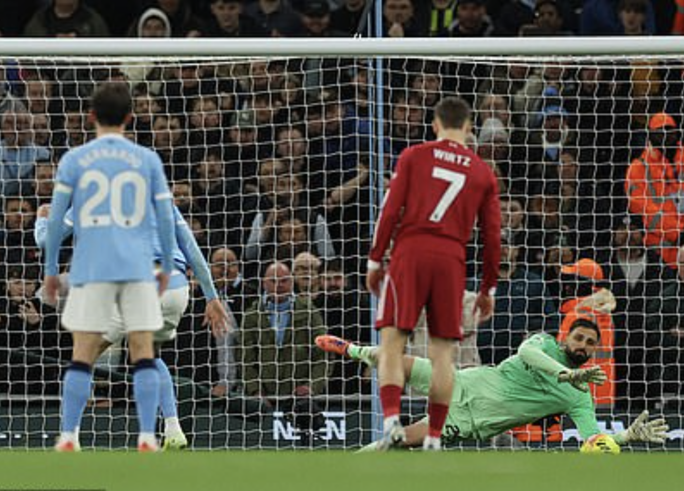 Haaland sắp chạm mốc 100 b&agrave;n, Man City thắng nghiền &eacute;p Liverpool tại Etihad - Ảnh 2.
