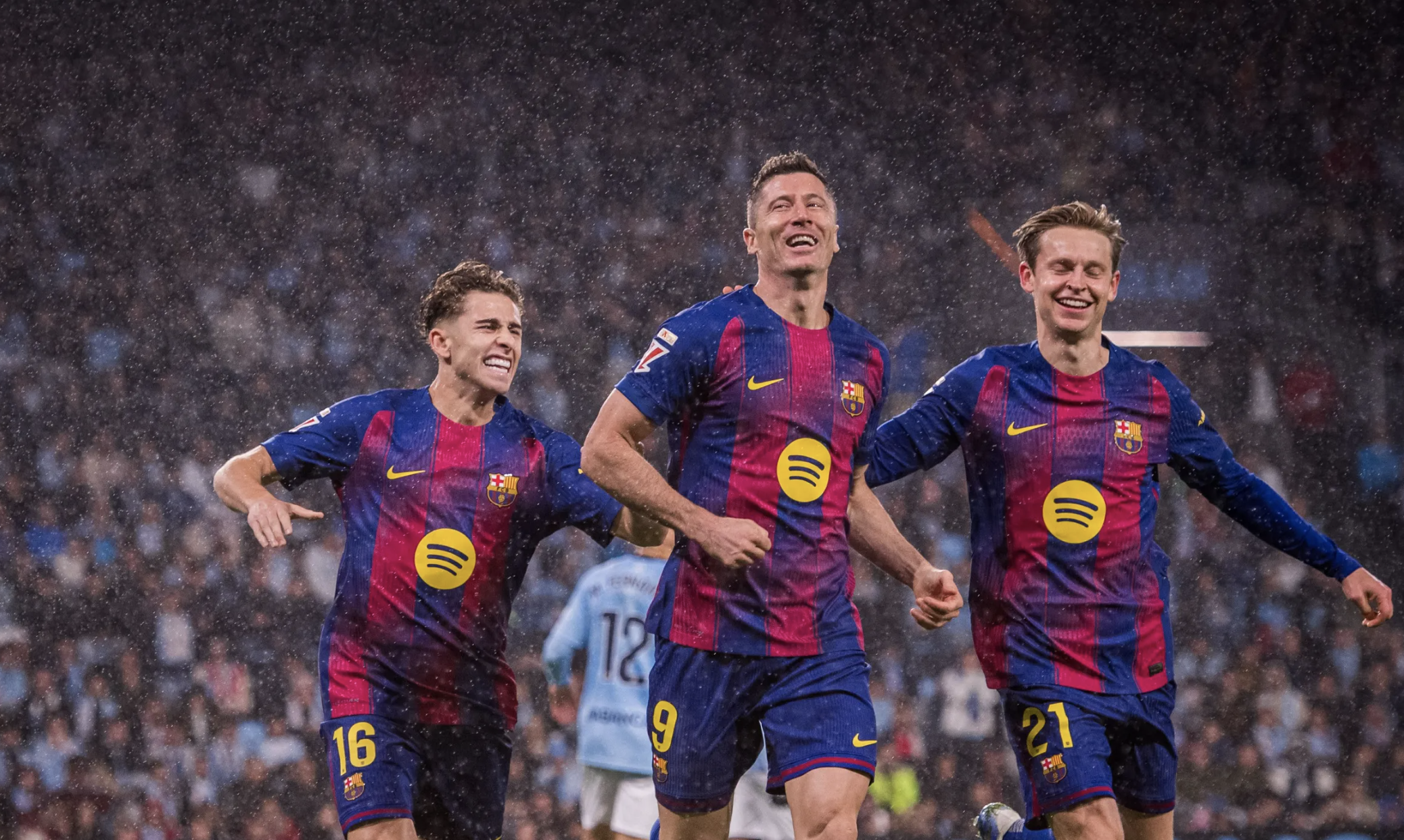 Lewandowski lập hat-trick, Barcelona ngược dòng hạ Celta trận cầu 6 bàn - Ảnh 5.