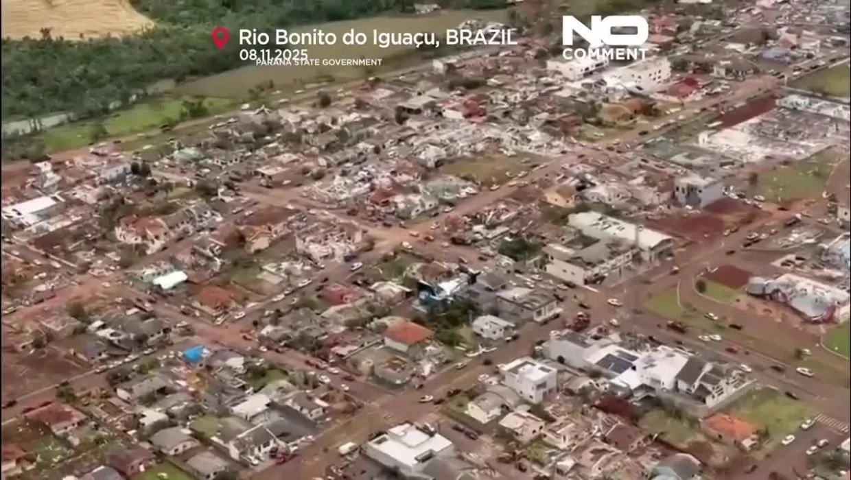 Lốc xoáy “chưa từng có” san bằng 90% thị trấn Brazil - Ảnh 2.