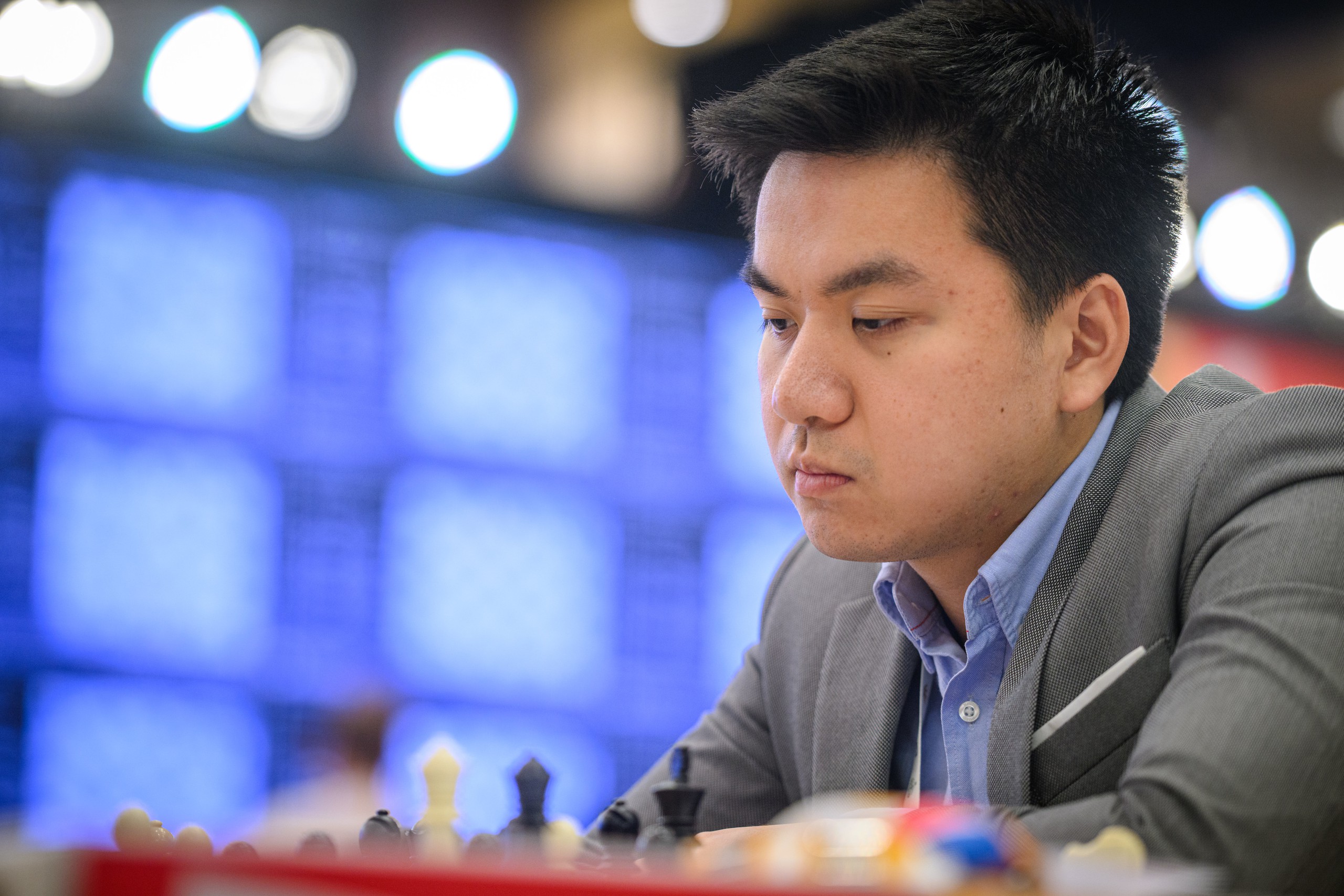 L&ecirc; Quang Li&ecirc;m thắng Jeffery Xiong v&ograve;ng 3 World Cup, "vua cờ" Gukesh bị loại sốc - Ảnh 3.