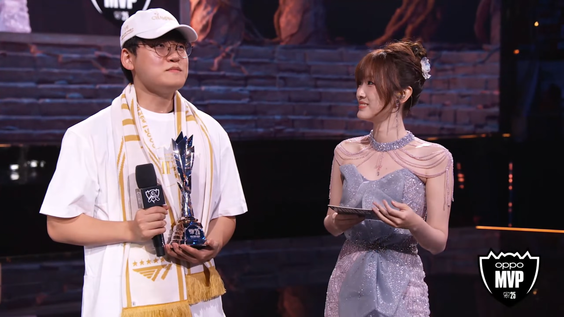 Faker c&ugrave;ng T1 lập c&uacute; hat-trick lịch sử tại CKTG 2025 - Ảnh 4.