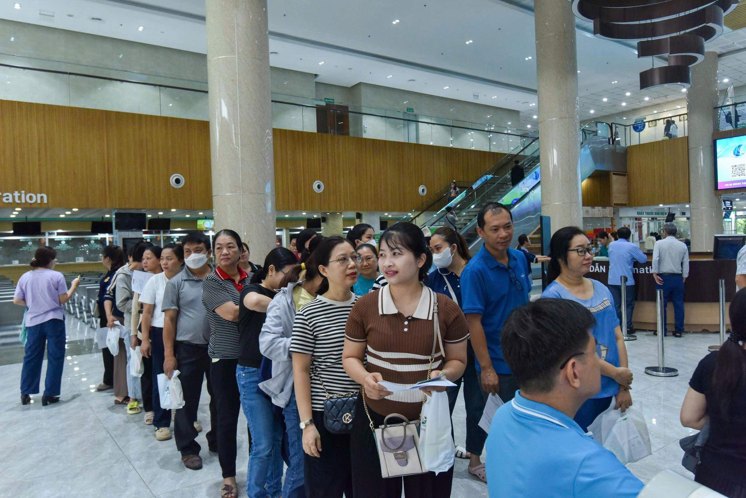 Bệnh viện tri &acirc;n nh&agrave; gi&aacute;o kh&aacute;m tầm so&aacute;t miễn ph&iacute; tuyến gi&aacute;p cho hơn 600 gi&aacute;o vi&ecirc;n - Ảnh 1.
