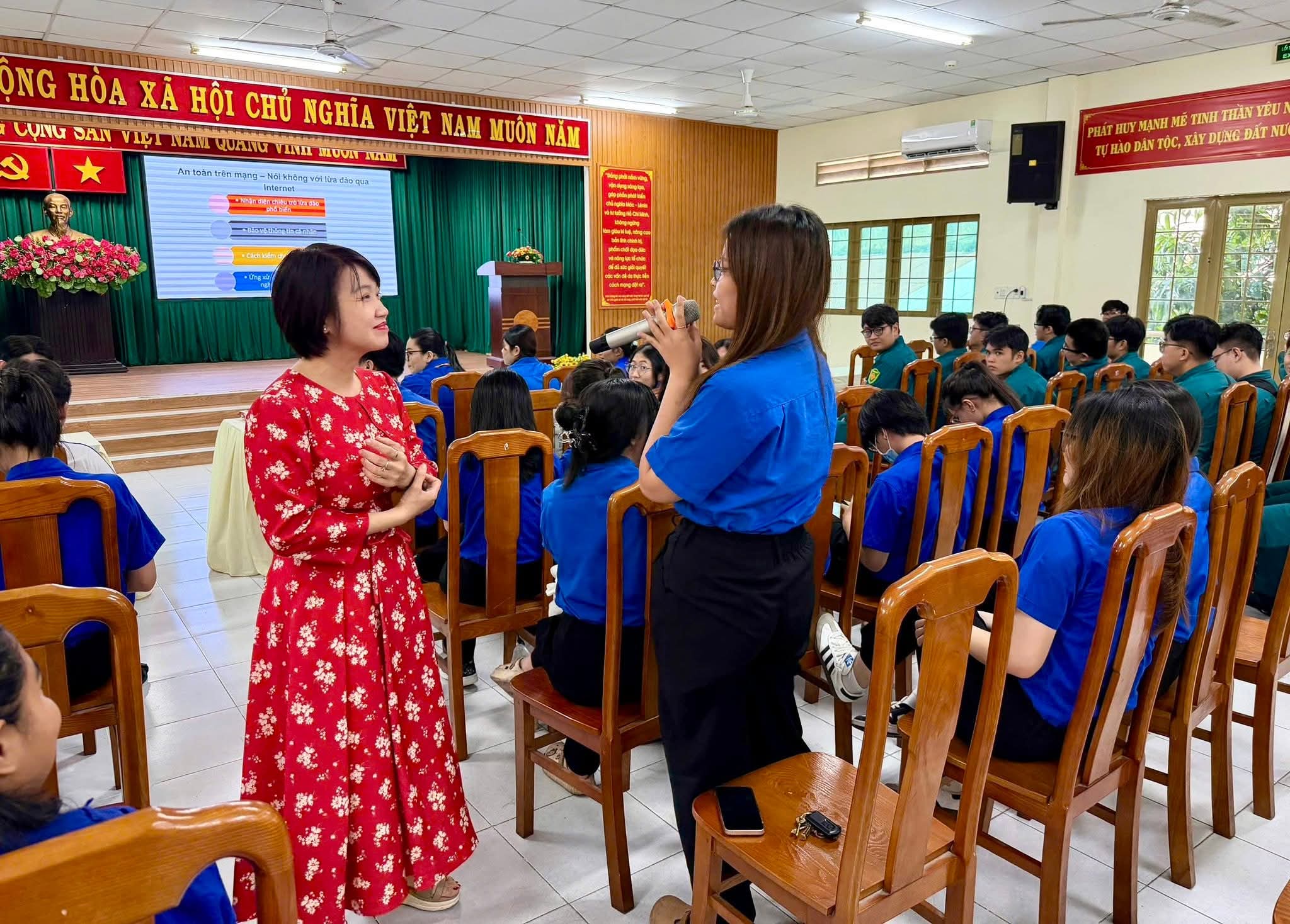X&acirc;y dựng văn h&oacute;a tu&acirc;n thủ ph&aacute;p luật trong to&agrave;n x&atilde; hội - Ảnh 2.