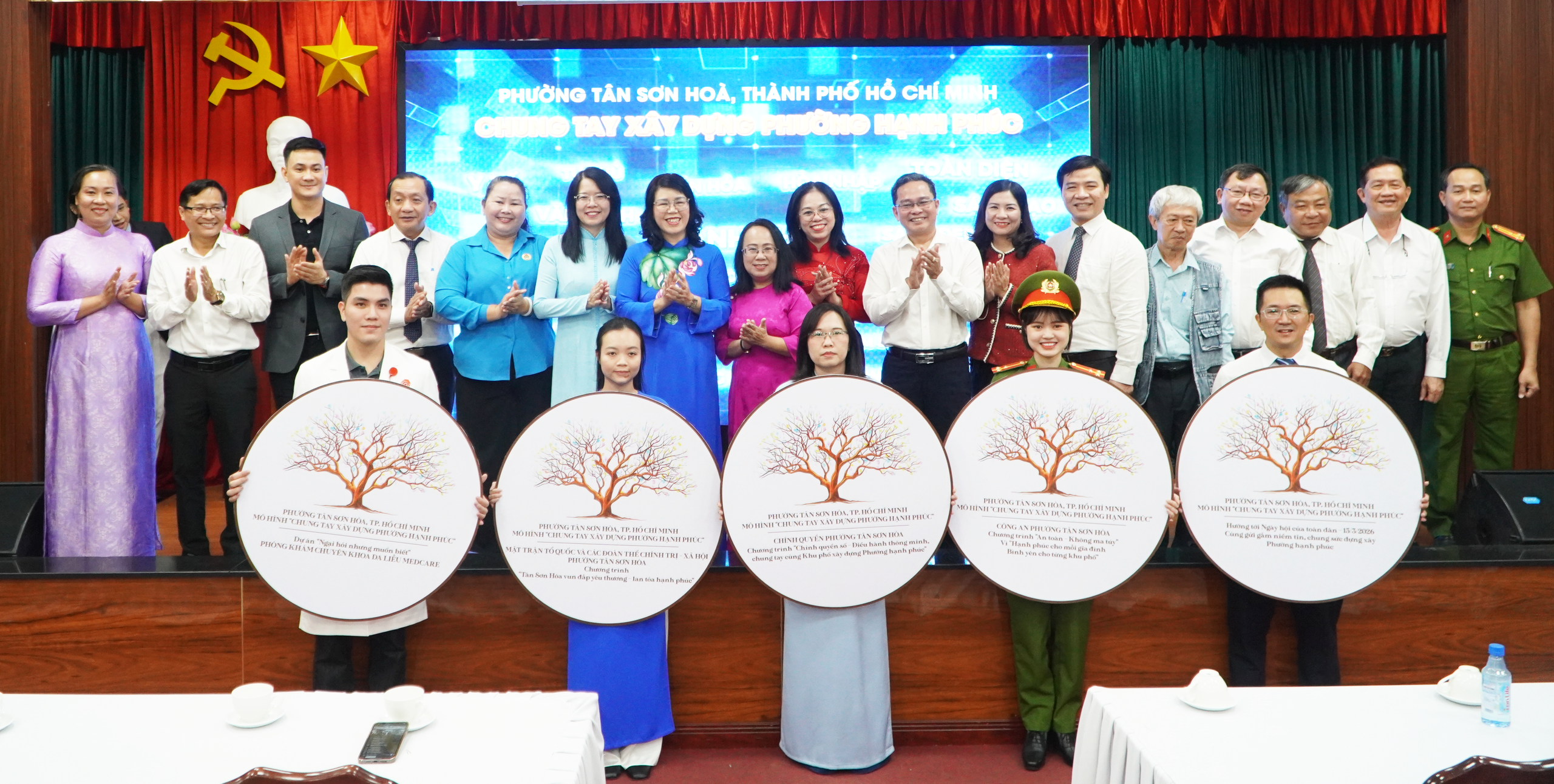 Ra mắt m&ocirc; h&igrave;nh "Chung tay x&acirc;y dựng phường T&acirc;n Sơn H&ograve;a hạnh ph&uacute;c", bắt đầu từ những điều giản dị - Ảnh 1.