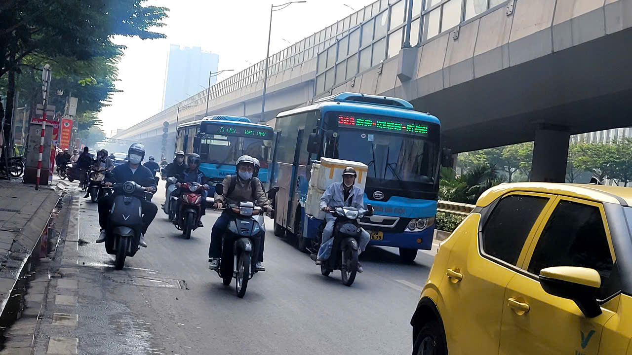 Thủ phạm &ocirc; nhiễm kh&ocirc;ng kh&iacute; H&agrave; Nội: Tại sao th&agrave;nh phố v&agrave;o top 5 thế giới? - Ảnh 1.