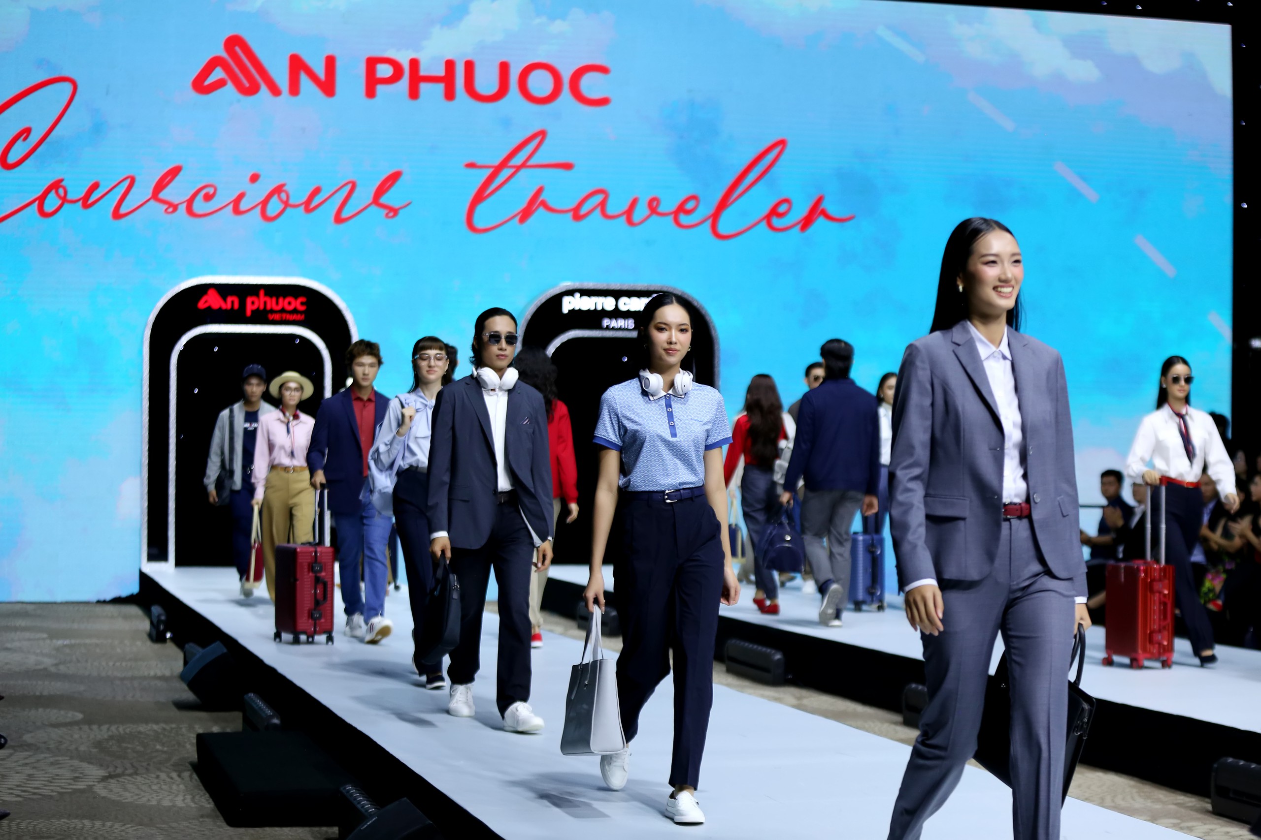 Á hậu Quỳnh Anh sánh đôi cùng Khoai Vũ - Ảnh 2.