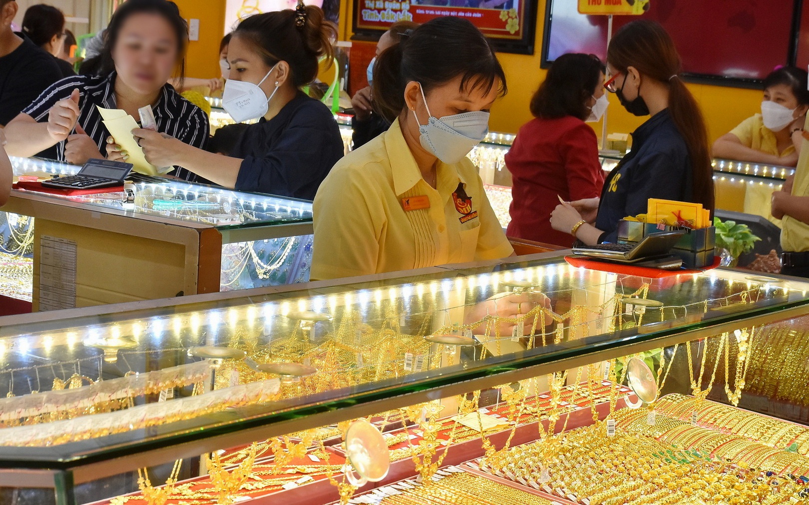 Đánh thuế giao dịch vàng miếng: Ai sẽ là người phải nộp?