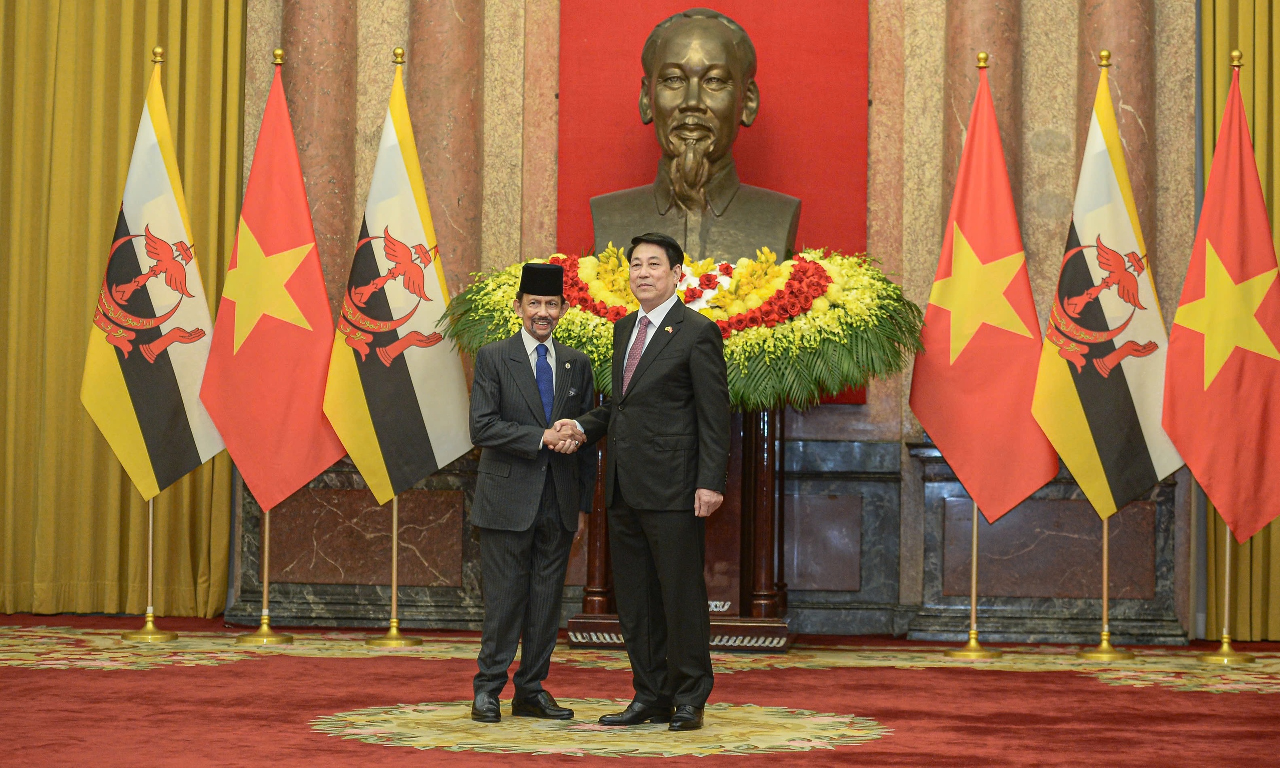 Chủ tịch nước Lương Cường chủ tr&igrave; lễ đ&oacute;n ch&iacute;nh thức Quốc vương Brunei - Ảnh 8.