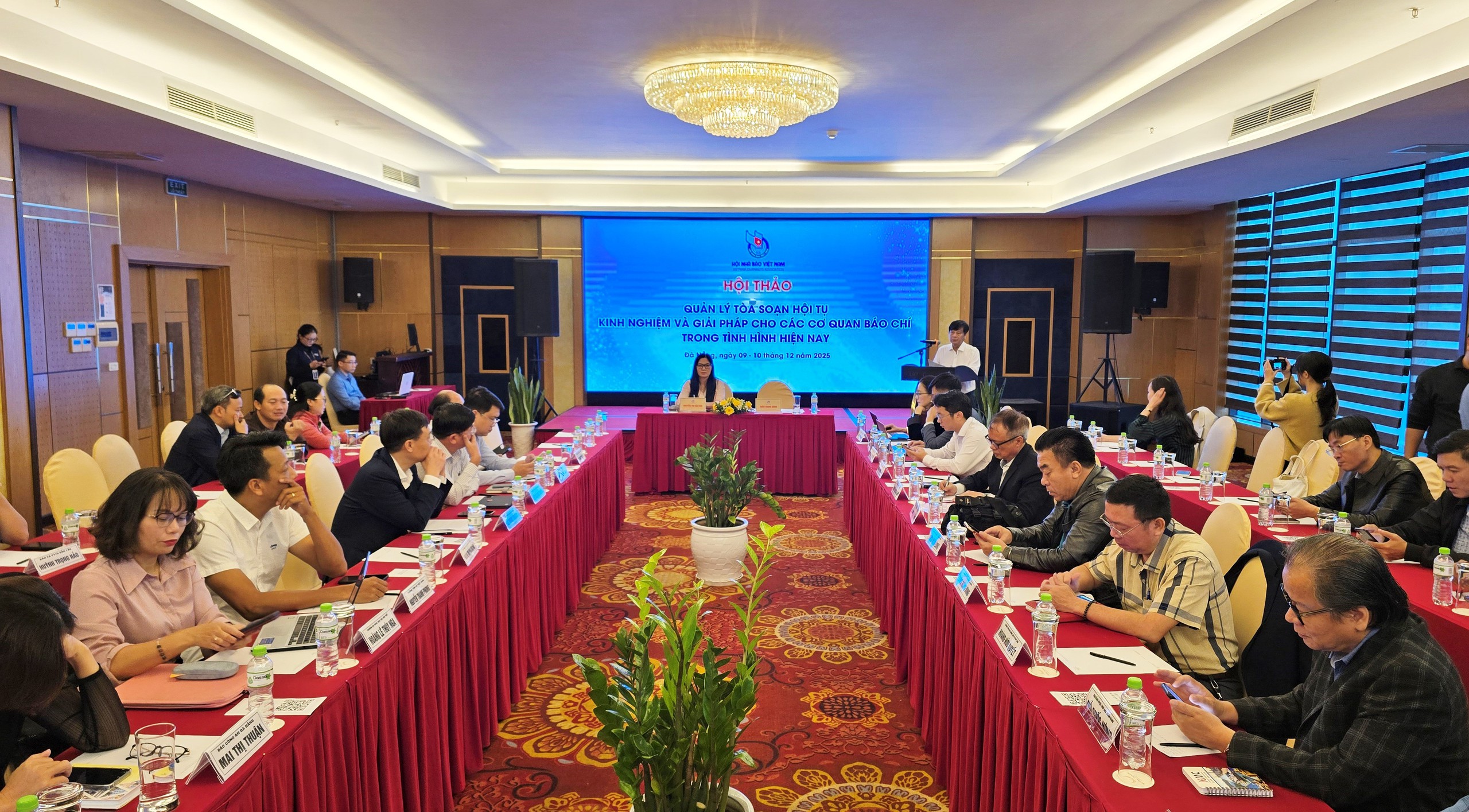 Chia sẻ kinh nghiệm quản lý tòa soạn hội tụ tại Đà Nẵng cho báo chí hiện đại - Ảnh 2.