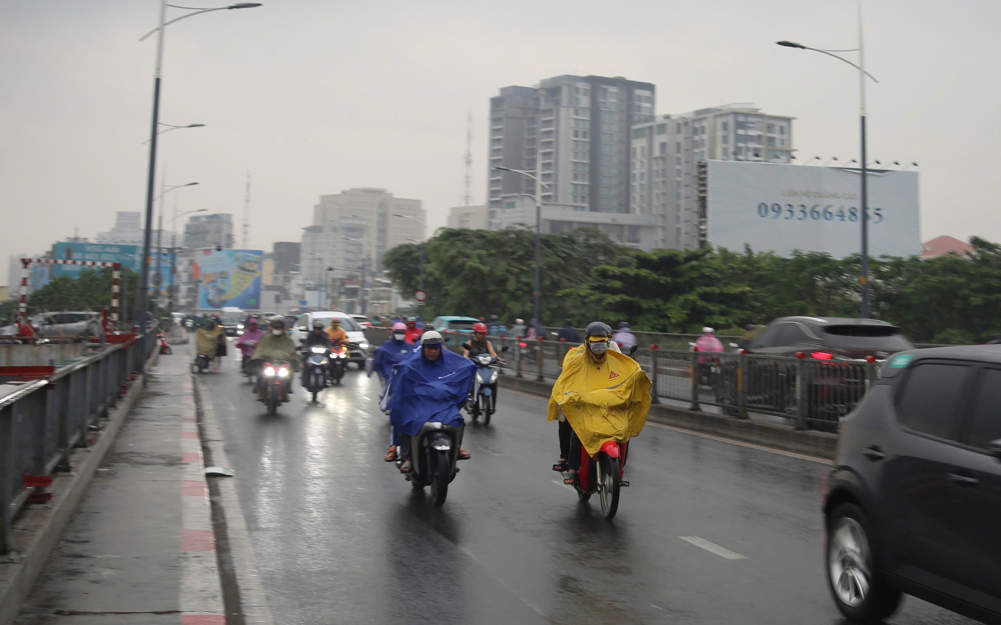 Dự báo thời tiết hôm nay, 11-12: TPHCM và Nam Bộ có mưa dông