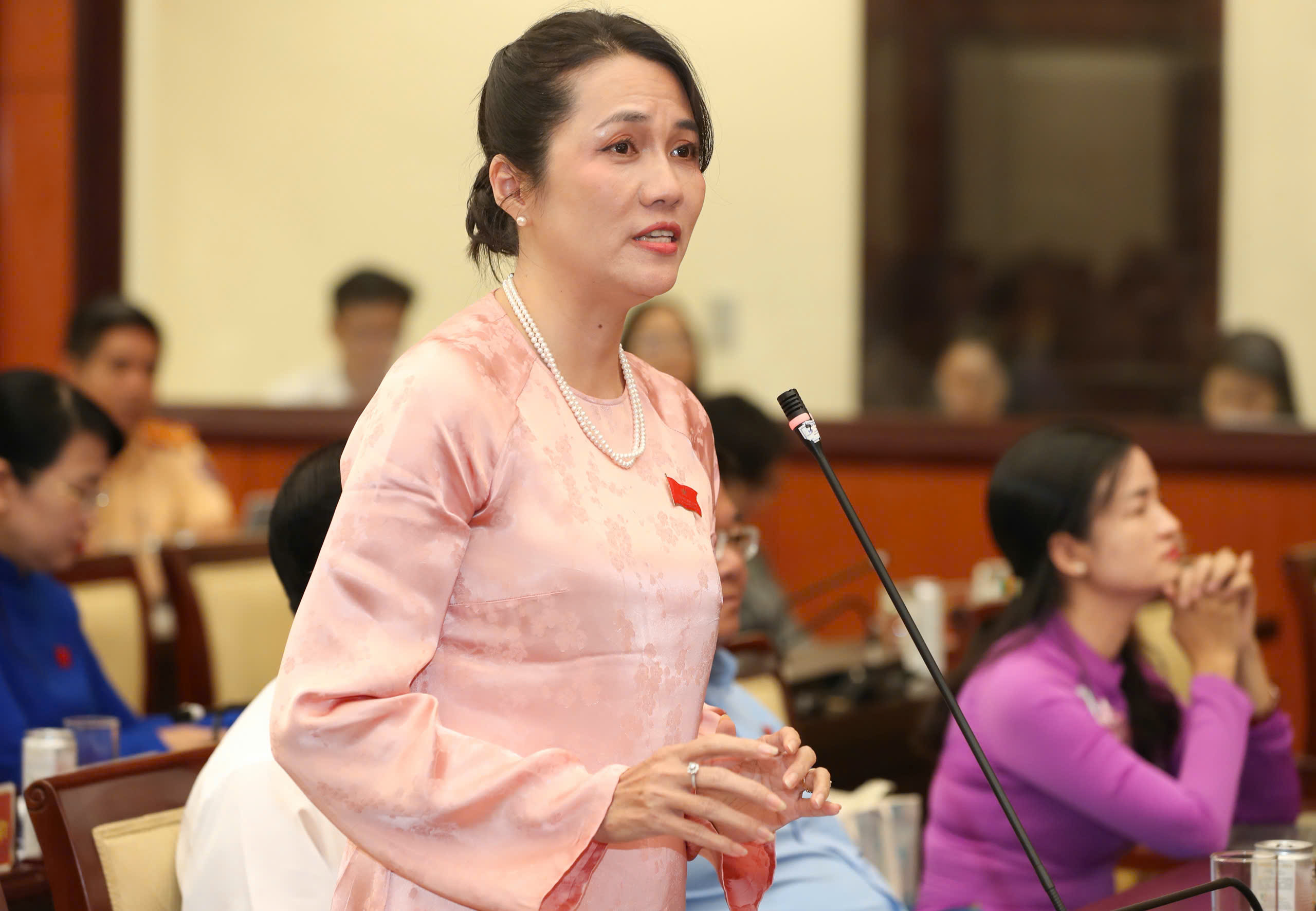 Giám đốc Sở Xây dựng TPHCM nói gì khi cò nhà ở xã hội tràn lan trên TikTok, Facebook - Ảnh 1.