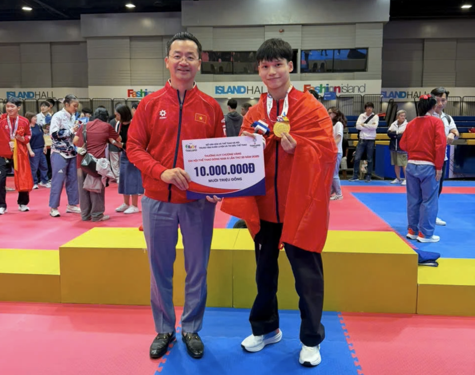 SEA Games 33 ng&agrave;y 10-12: Bơi bất ngờ c&oacute; tấm HCĐ tiếp sức nữ lịch sử - Ảnh 3.