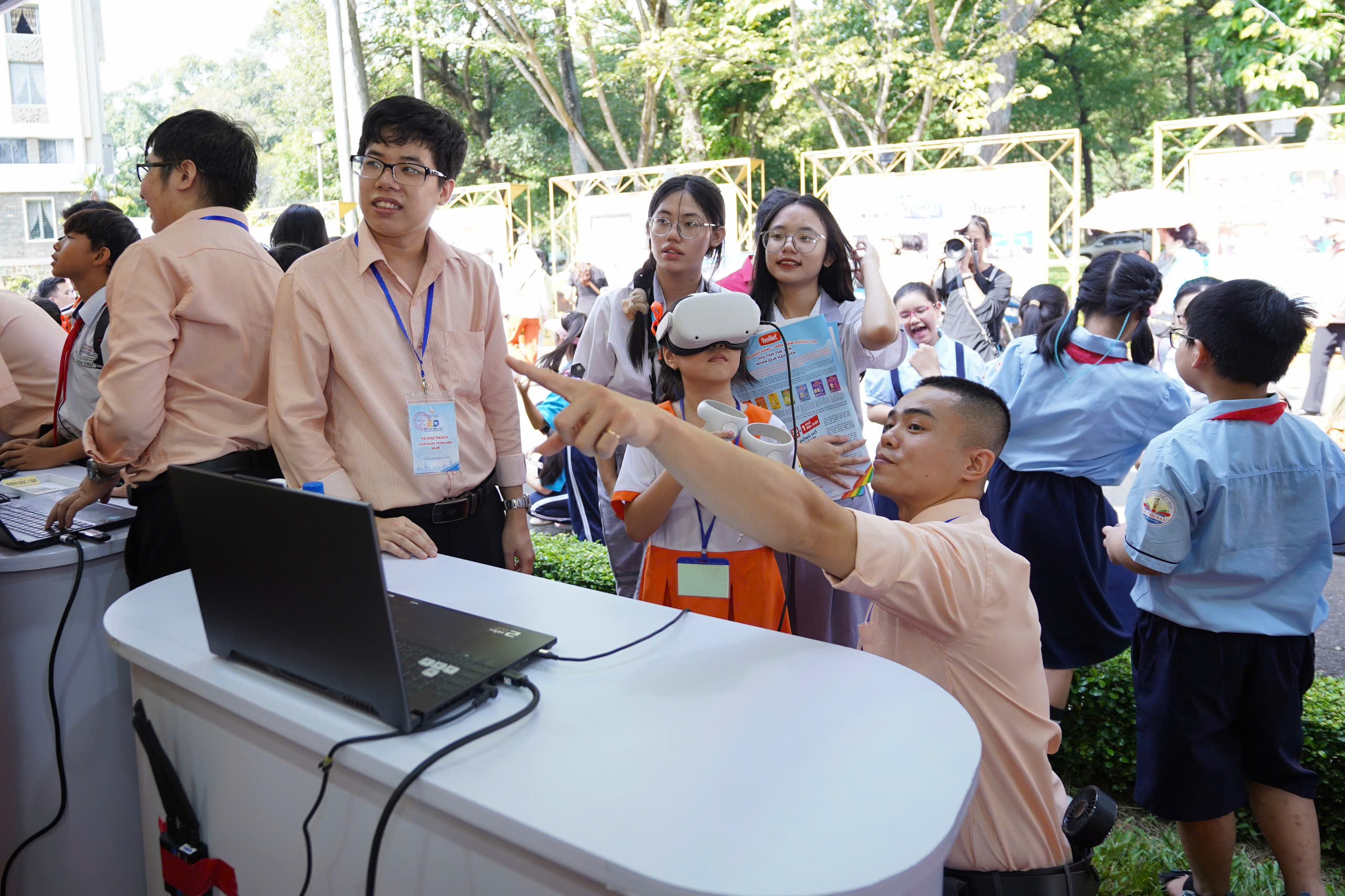 Thông tin nổi bật tại TPHCM ngày 10-12: 50 xe máy "bị bỏ rơi" - Ảnh 2.