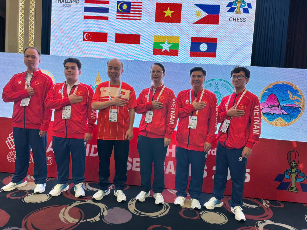 SEA Games 33 ng&agrave;y 10-12: Bơi bất ngờ c&oacute; tấm HCĐ tiếp sức nữ lịch sử - Ảnh 8.