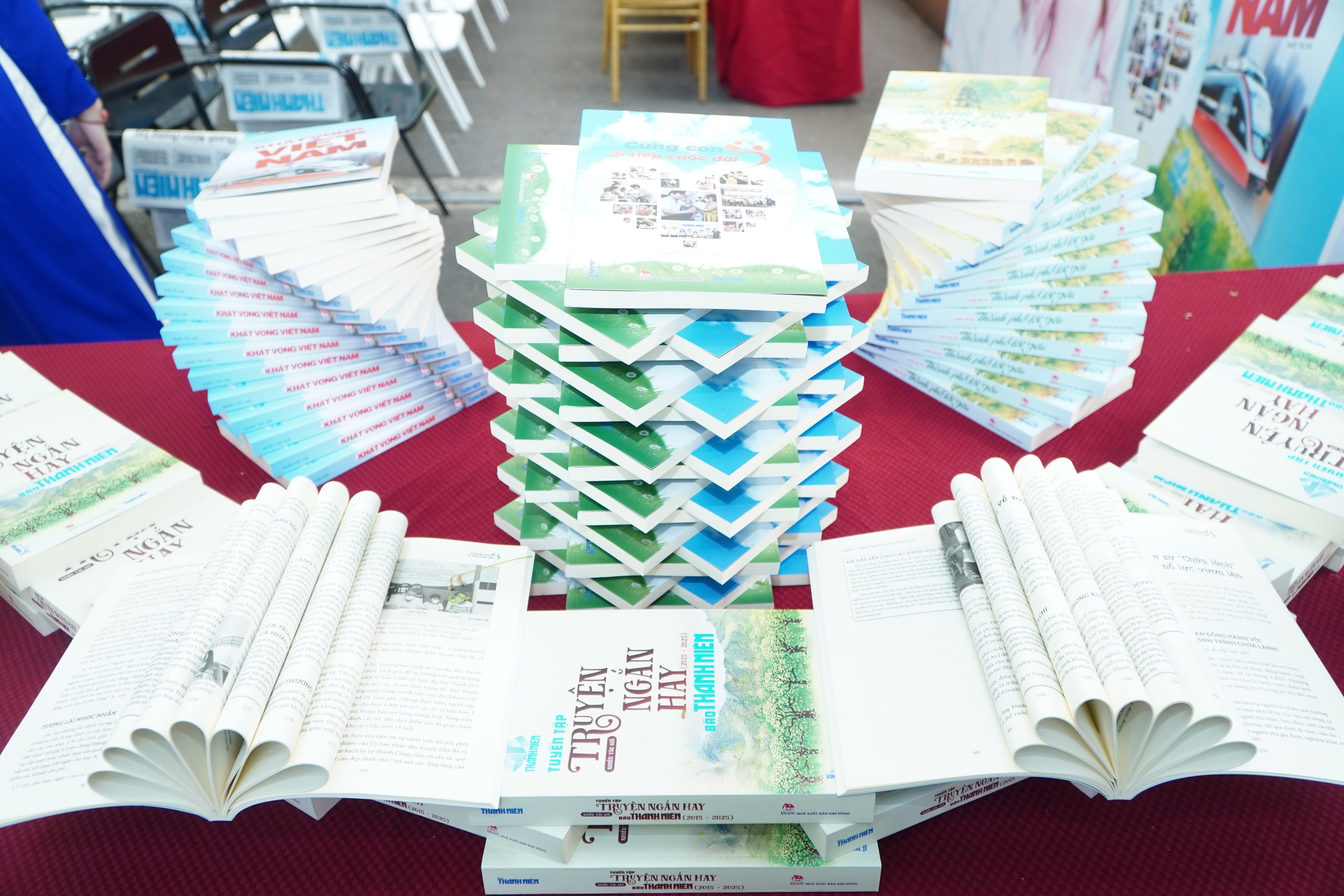 B&aacute;o Thanh Ni&ecirc;n ra mắt Tủ s&aacute;ch Thanh Nien Books - Ảnh 7.