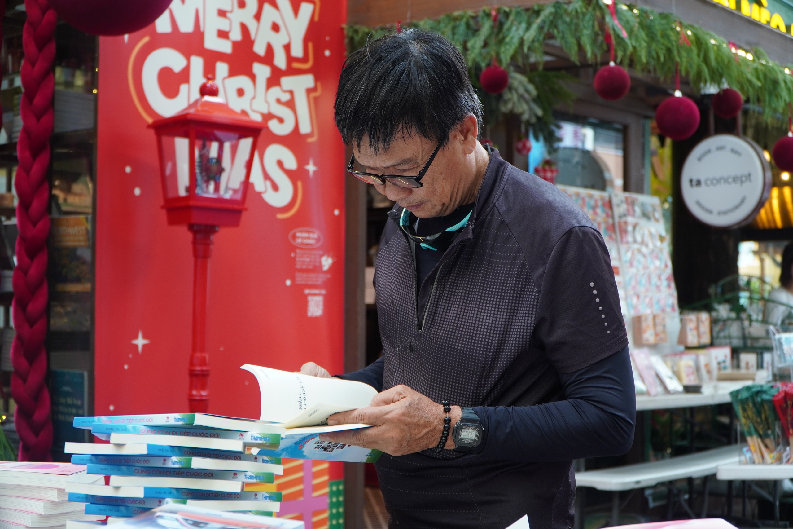 B&aacute;o Thanh Ni&ecirc;n ra mắt Tủ s&aacute;ch Thanh Nien Books - Ảnh 9.