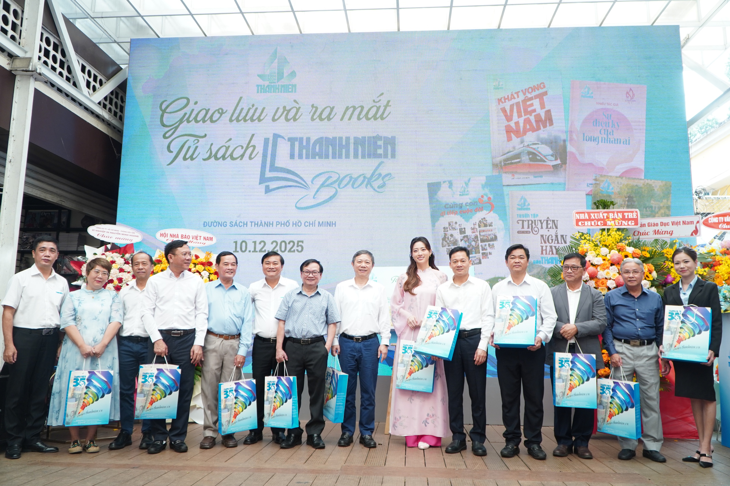 B&aacute;o Thanh Ni&ecirc;n ra mắt Tủ s&aacute;ch Thanh Nien Books - Ảnh 5.
