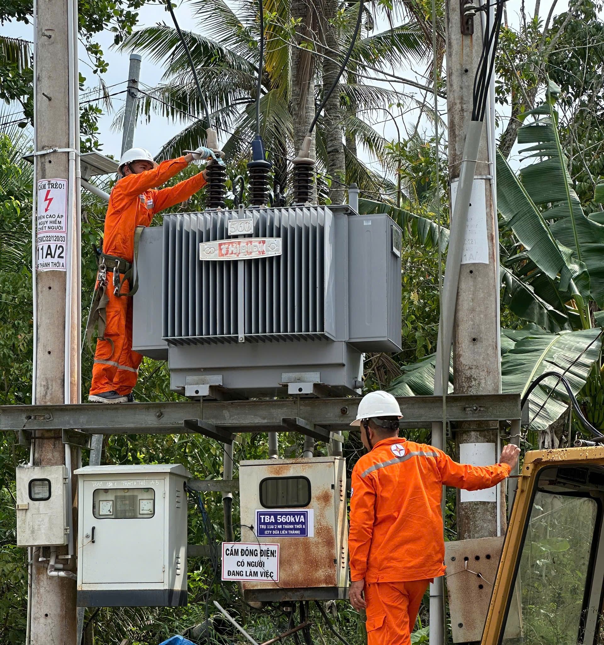 EVNSPC hướng đến đồng bào bị ảnh hưởng thiên tai, bão lụt trong “Tháng tri ân khách hàng 2025” - Ảnh 4.