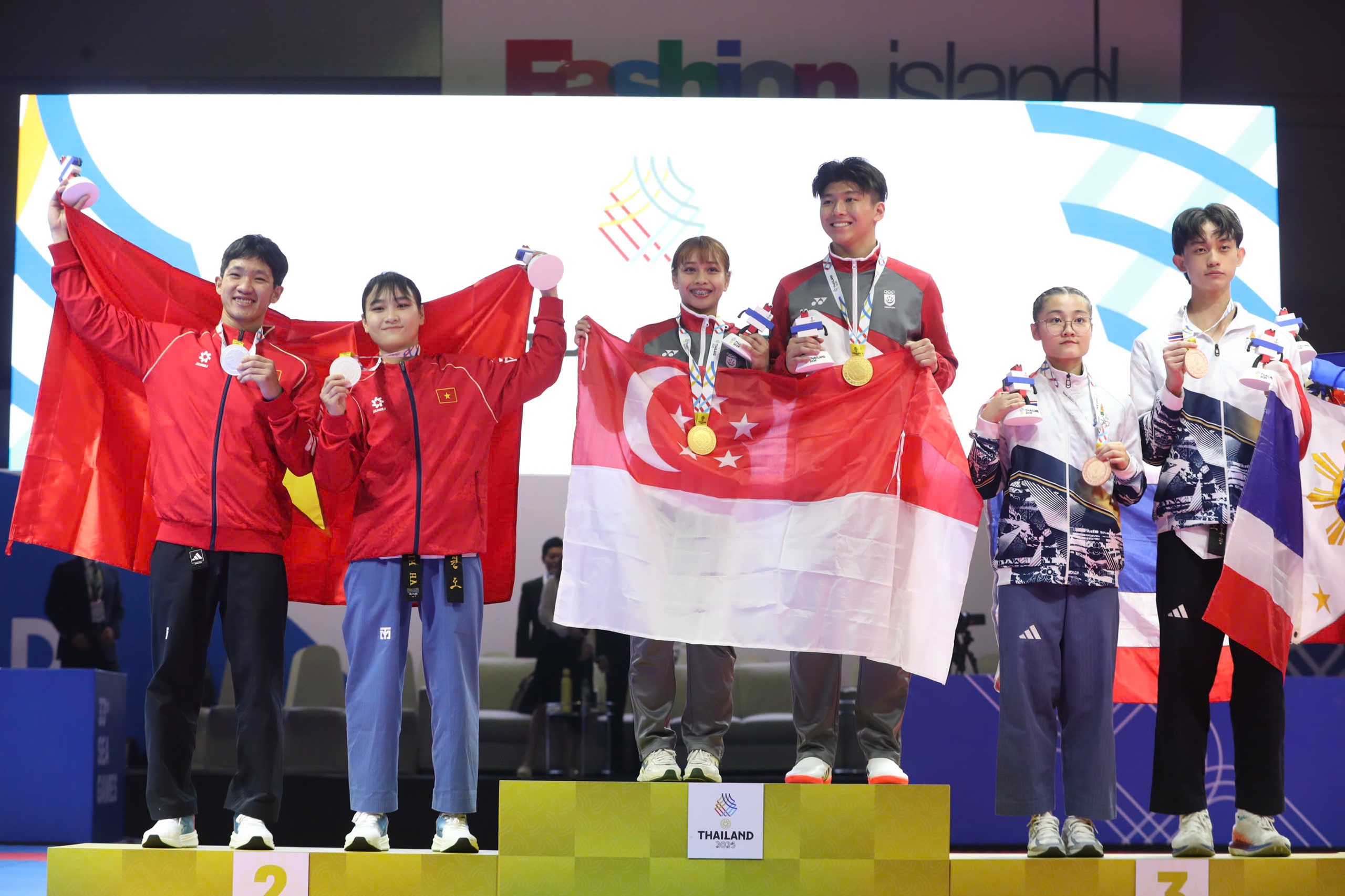 SEA Games 33 ng&agrave;y 10-12: Bơi bất ngờ c&oacute; tấm HCĐ tiếp sức nữ lịch sử - Ảnh 18.