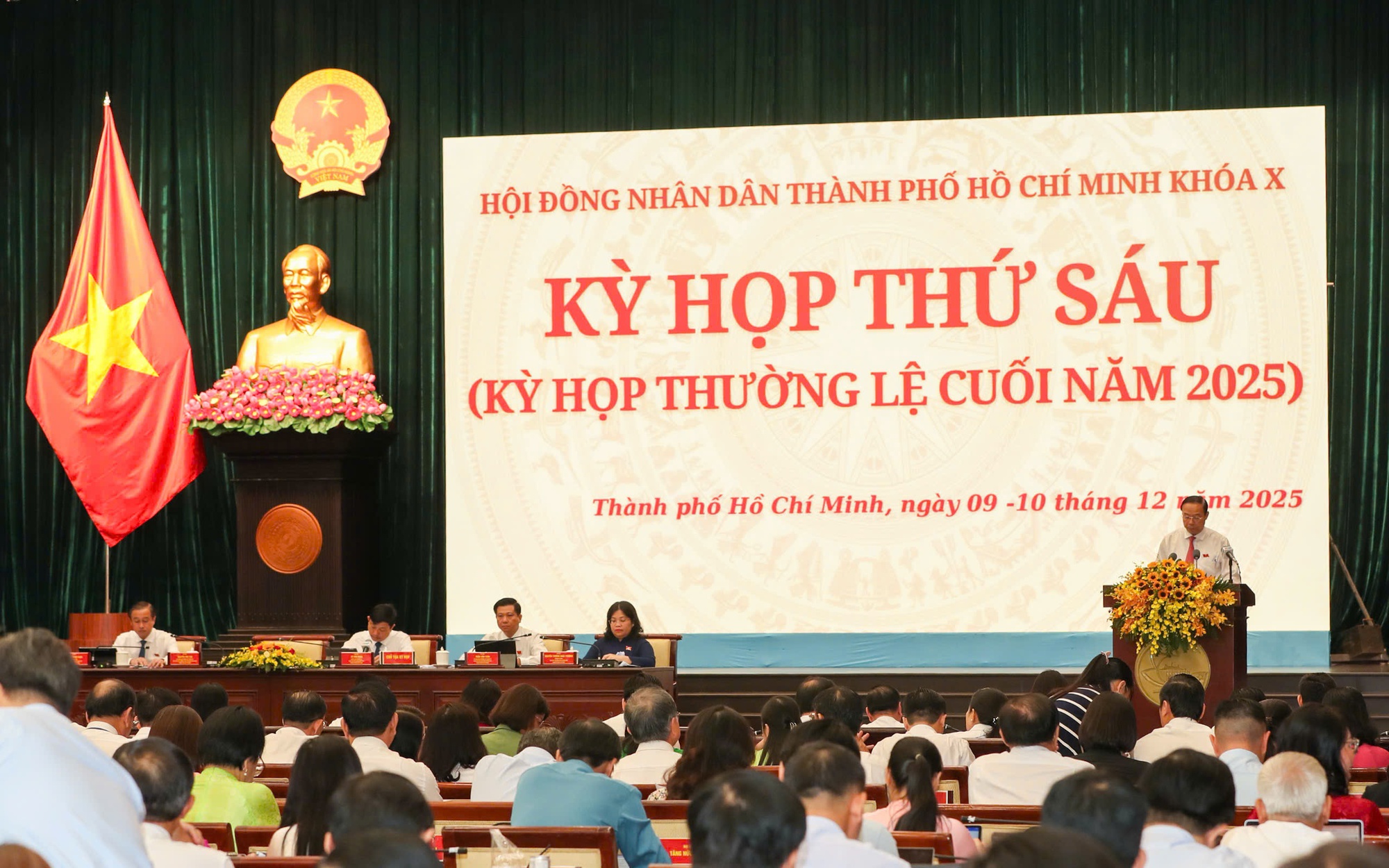 Đại biểu HĐND TPHCM chất vấn t&iacute;nh an to&agrave;n của thức ăn đường phố - Ảnh 7.