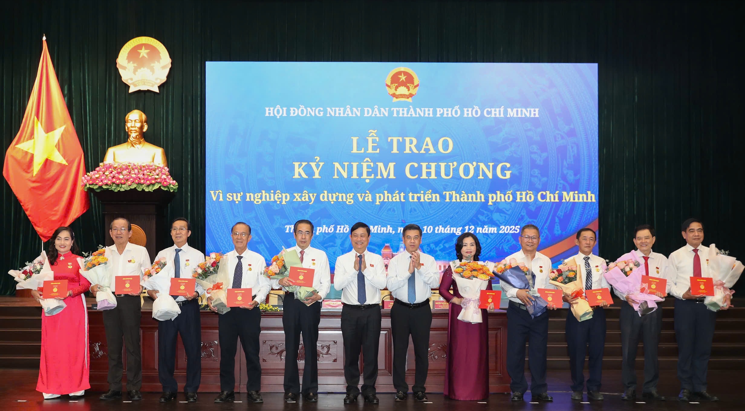 Chủ tịch HĐND TPHCM: Đại biểu HĐND phải l&agrave; cầu nối tin cậy giữa cử tri với ch&iacute;nh quyền - Ảnh 8.