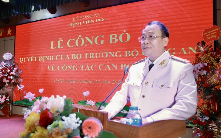 Phó giám đốc Bệnh viện Hữu nghị được phong cấp bậc hàm đại tá, làm Giám đốc Bệnh viện 19-8