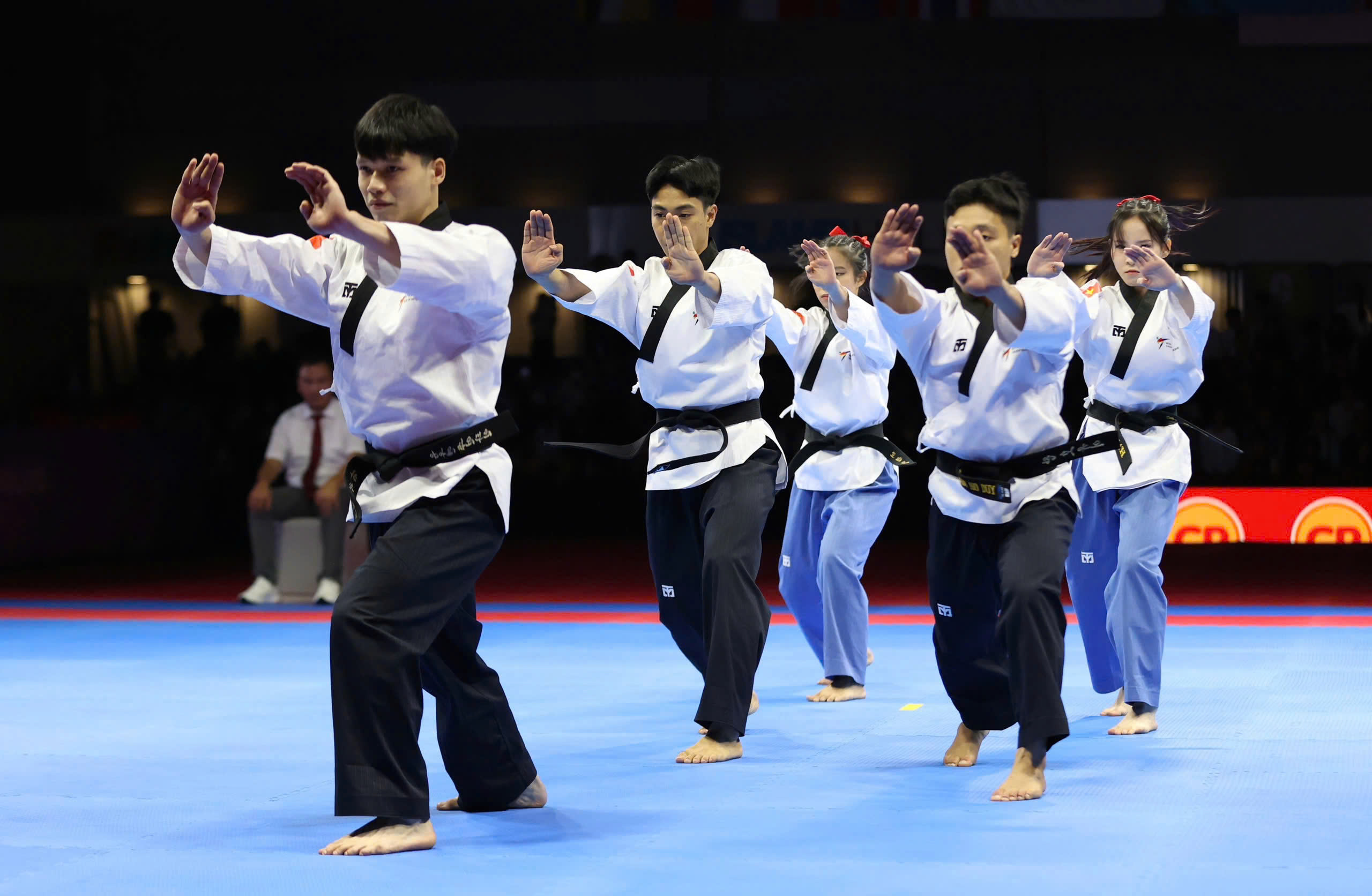SEA Games 33 ng&agrave;y 10-12: Bơi bất ngờ c&oacute; tấm HCĐ tiếp sức nữ lịch sử - Ảnh 6.