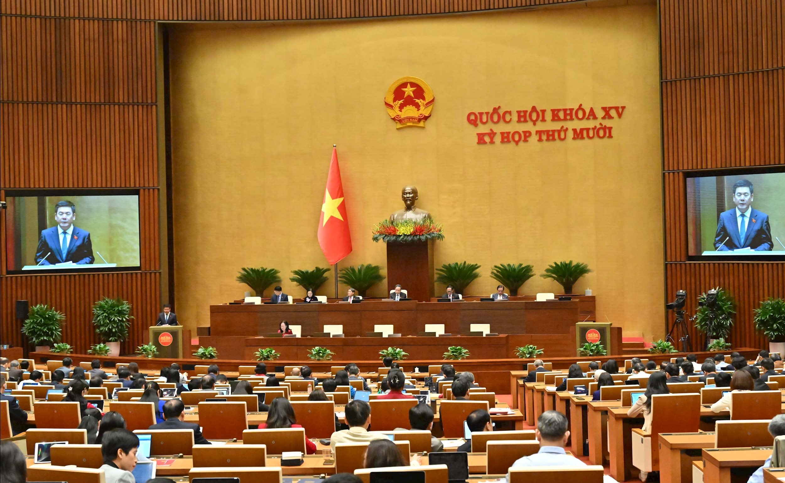 Người livestream bán hàng phải định danh, cấm dùng ngôn ngữ, trang phục trái đạo đức - Ảnh 1.