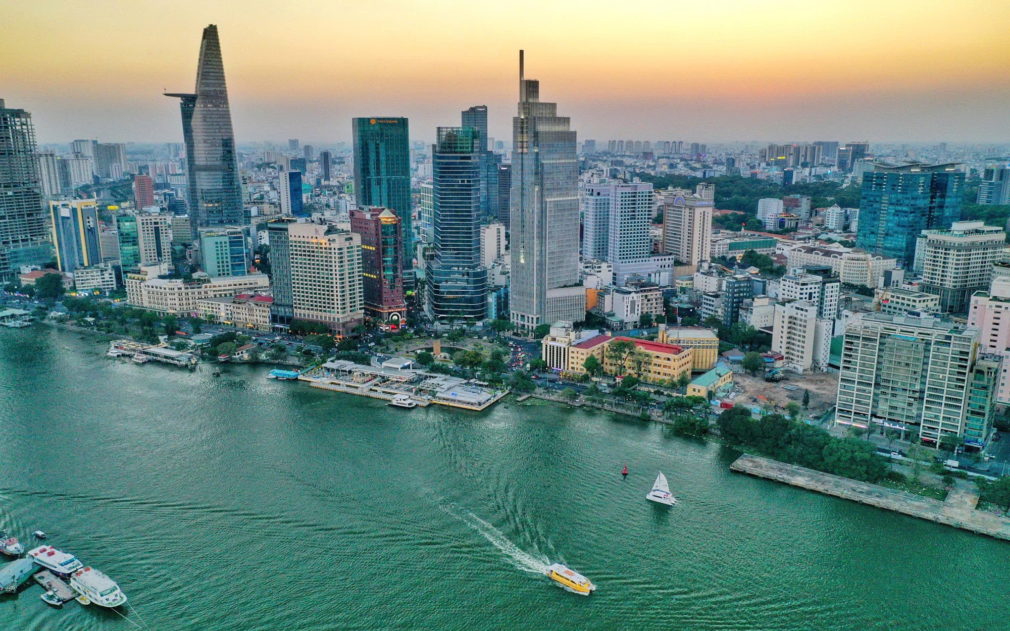 Cú hích thực chất