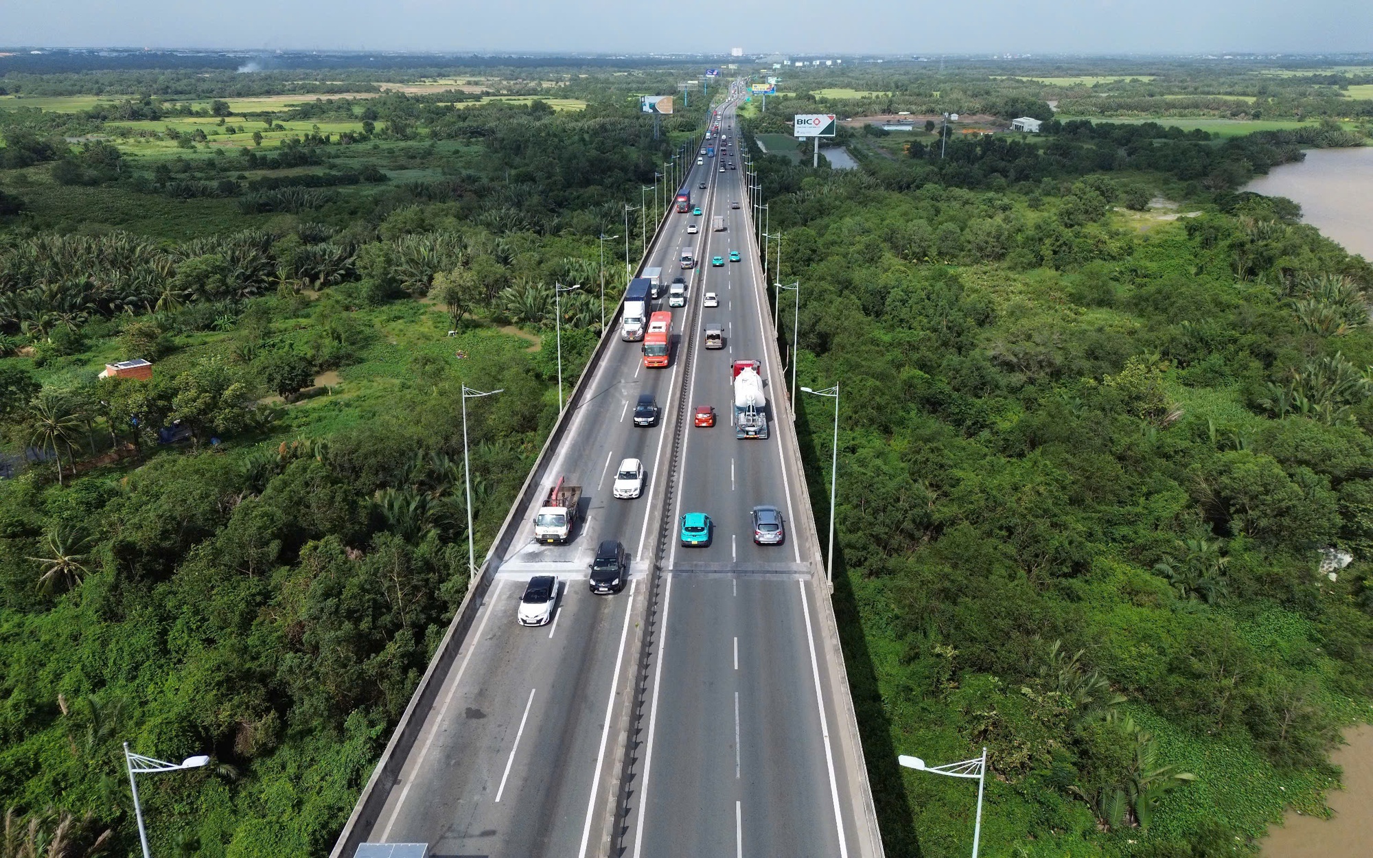 Dự án mở rộng cao tốc phía đông TPHCM có nguy cơ chậm tiến độ