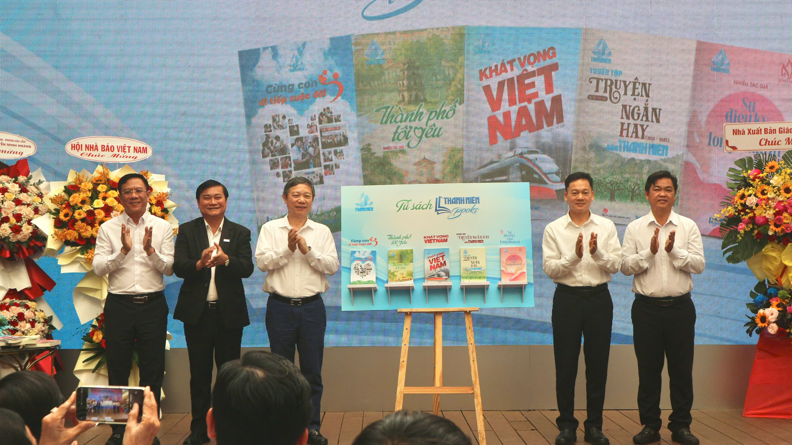 B&aacute;o Thanh Ni&ecirc;n ra mắt Tủ s&aacute;ch Thanh Nien Books - Ảnh 12.