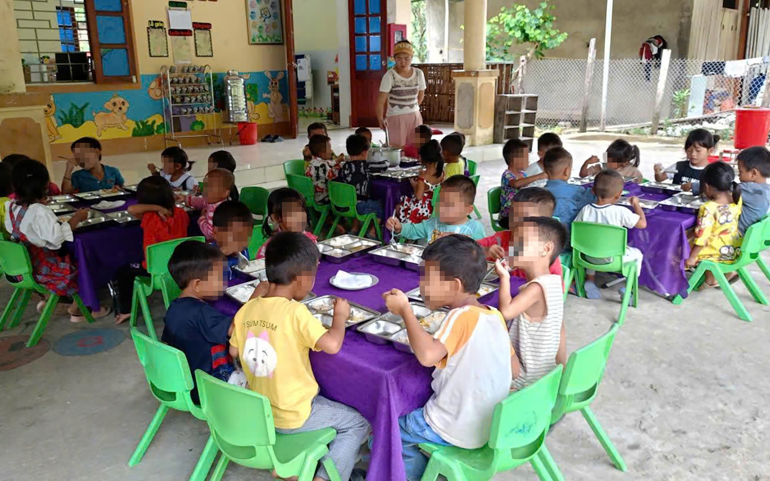 Rối rắm, mập mờ dự án "Nuôi em"