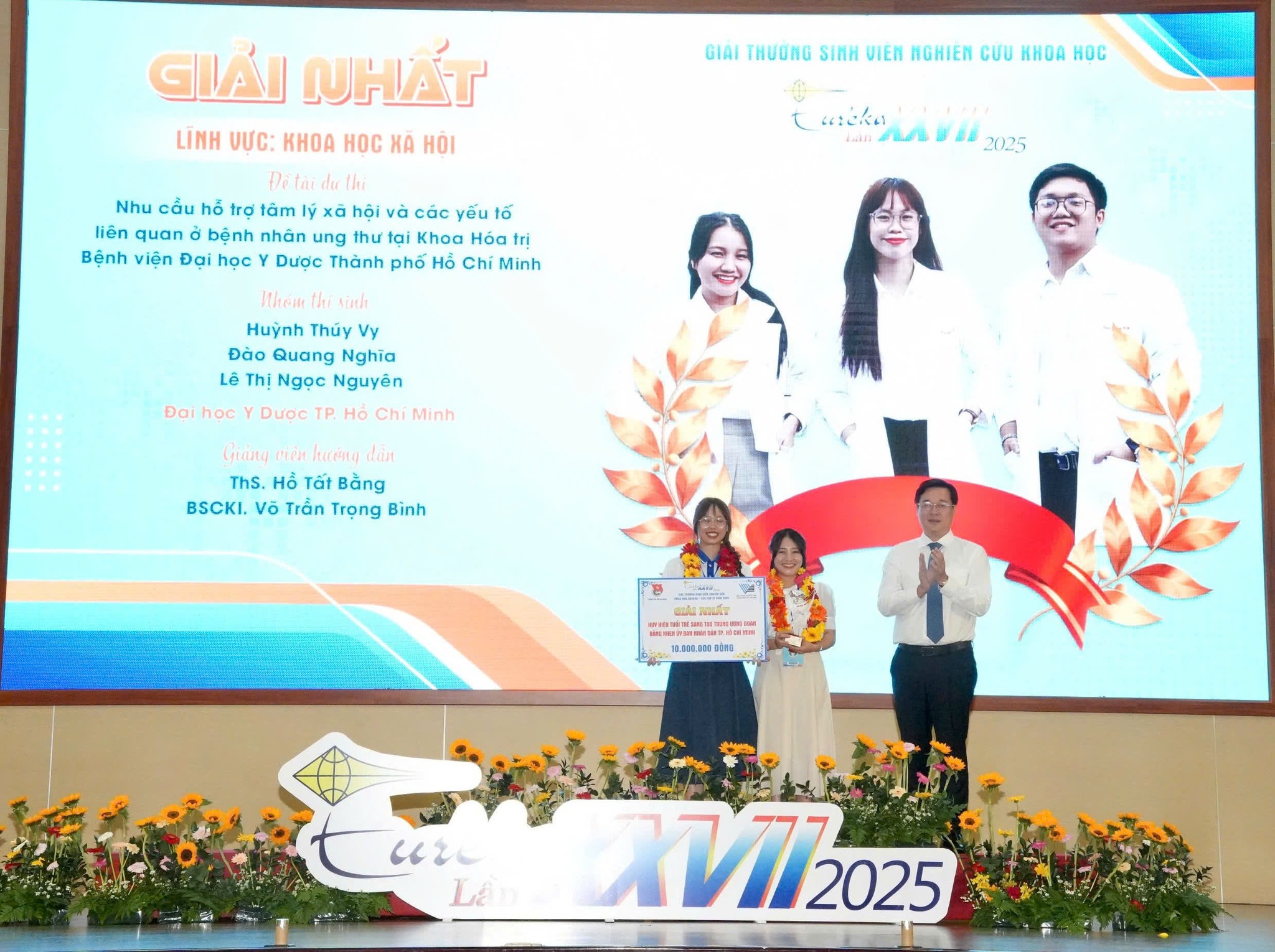 Hỗ trợ t&acirc;m l&yacute; cho người bị ung thư đoạt giải nhất Nghi&ecirc;n cứu khoa học Eur&eacute;ka - Ảnh 1.