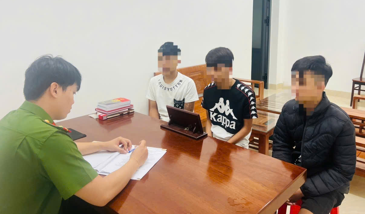 Bắt giữ 3 thiếu niên cướp tài sản tại Đắk Lắk gây chấn động - Ảnh 1.