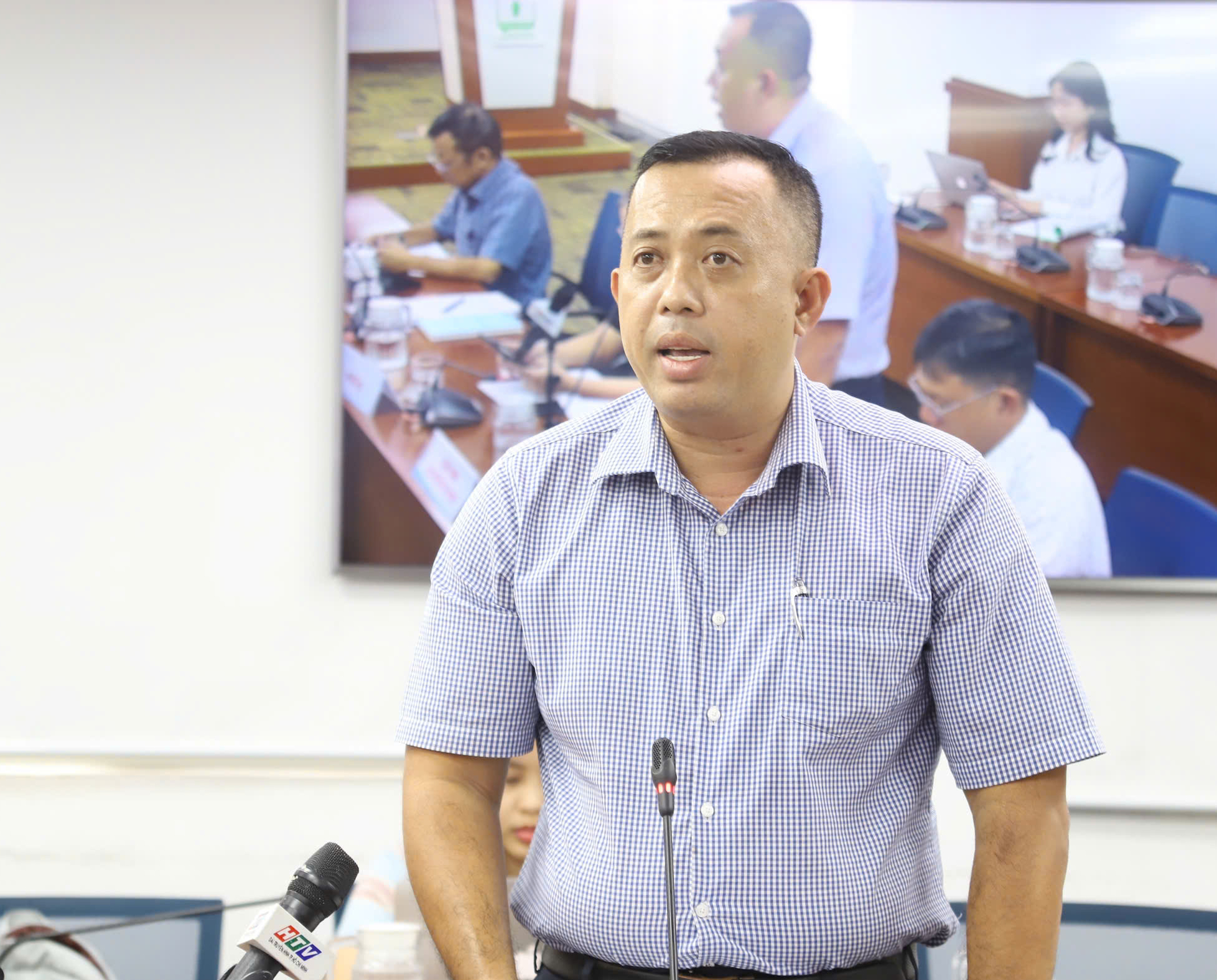 TPHCM giới hạn khung giờ đ&agrave;o bới, sửa chữa mặt đường, vỉa h&egrave; dịp cuối năm - Ảnh 1.