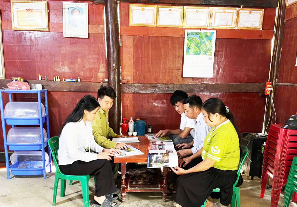 Giảm ngh&egrave;o th&ocirc;ng tin: Nhận thức đ&uacute;ng l&agrave; ch&igrave;a kh&oacute;a tho&aacute;t ngh&egrave;o - Ảnh 1.