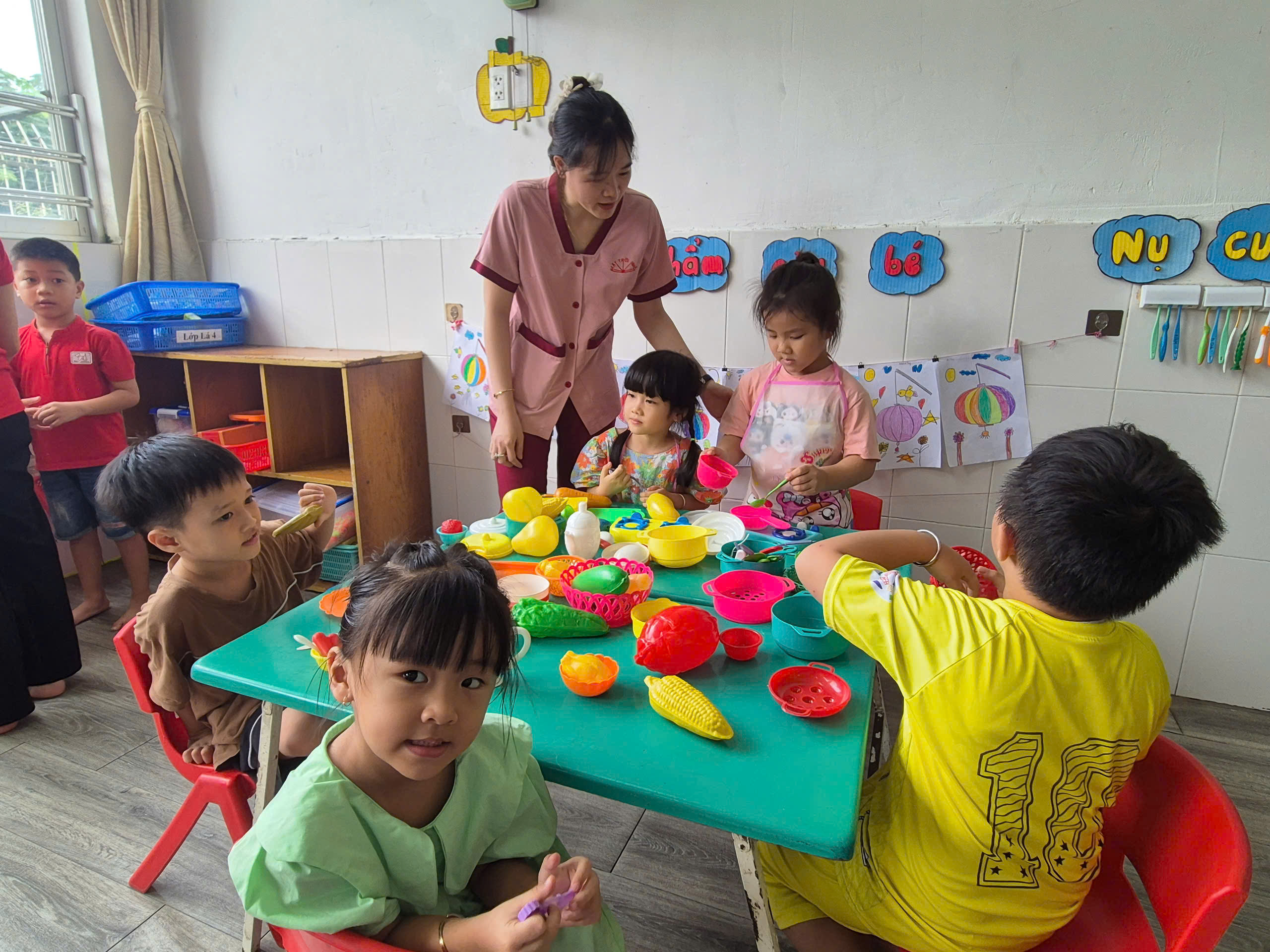Gi&aacute;o vi&ecirc;n được truy lĩnh chi ph&iacute; đ&agrave;o tạo n&acirc;ng tr&igrave;nh độ chuẩn - Ảnh 1.